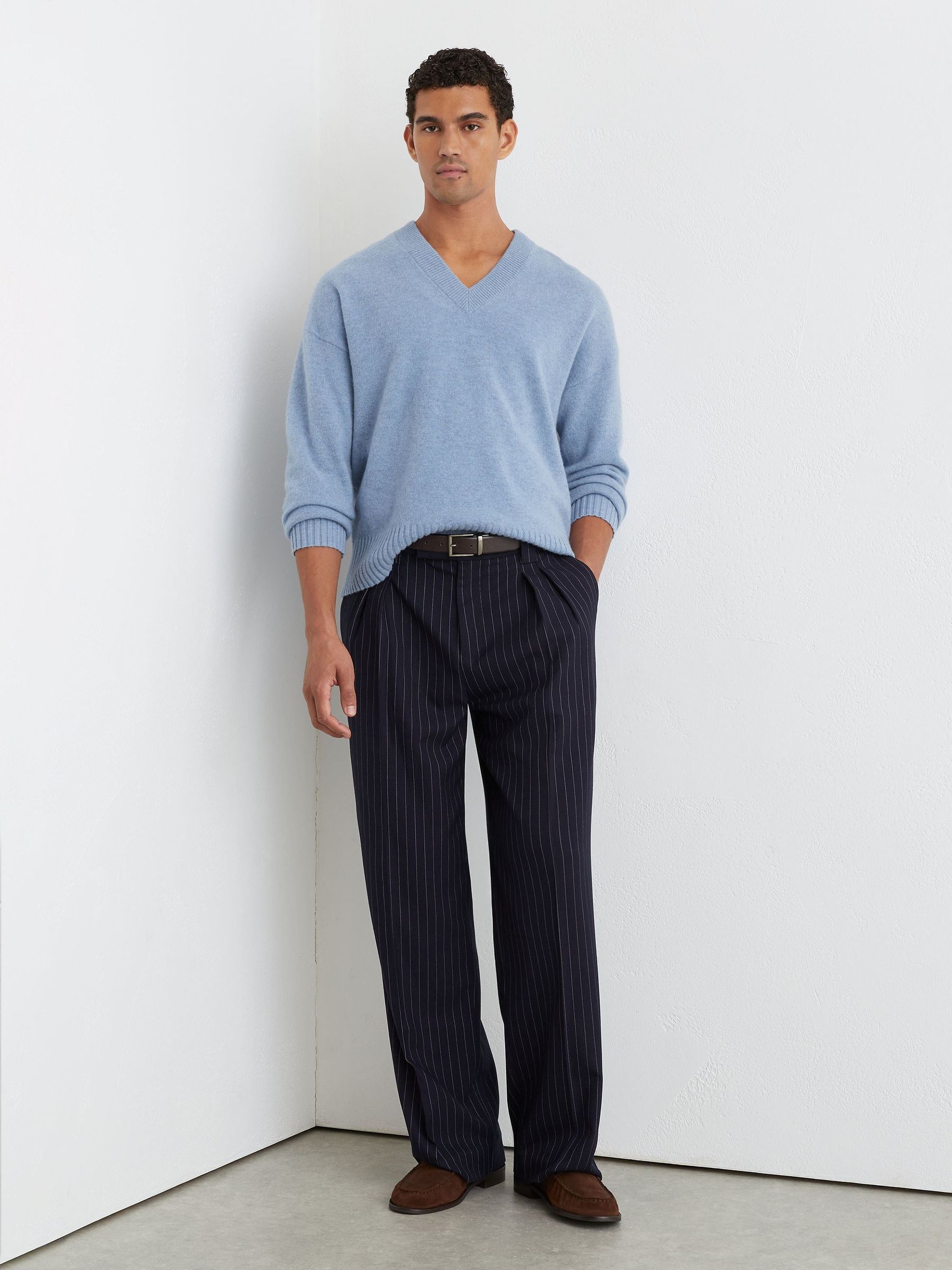 Wool-Cashmere V-Neck Jumper in Soft Blue - Image 3 of 8
