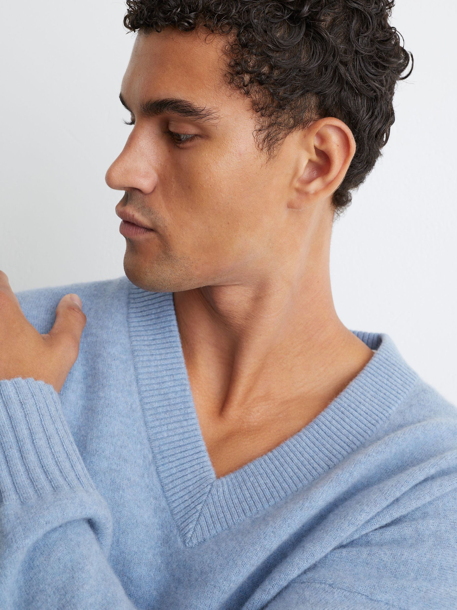 Wool-Cashmere V-Neck Jumper in Soft Blue - Image 6 of 8