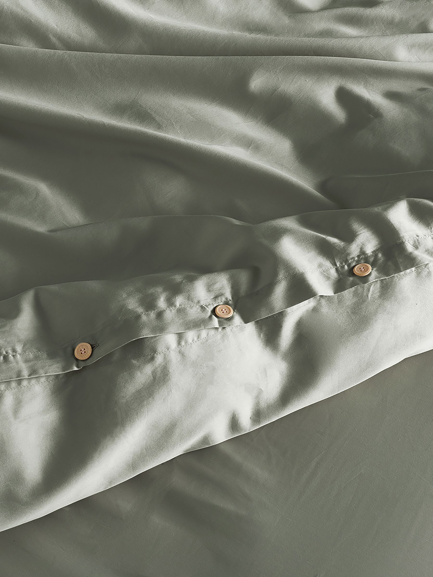 Bedfolk Green 100% Cotton Luxe Fitted Sheet - Image 3 of 4