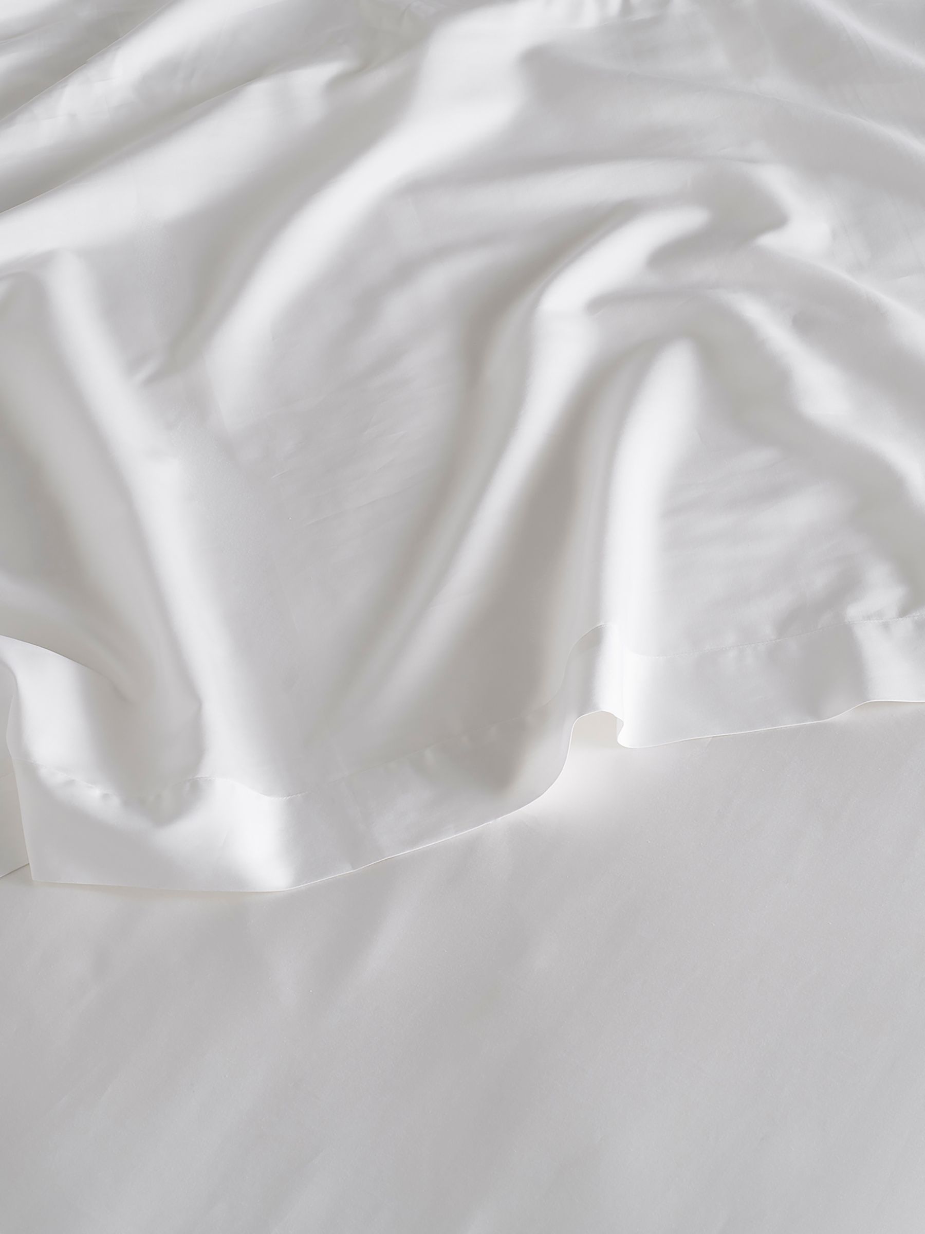 Bedfolk White 100% Cotton Luxe Deep Fitted Sheet - Image 1 of 4