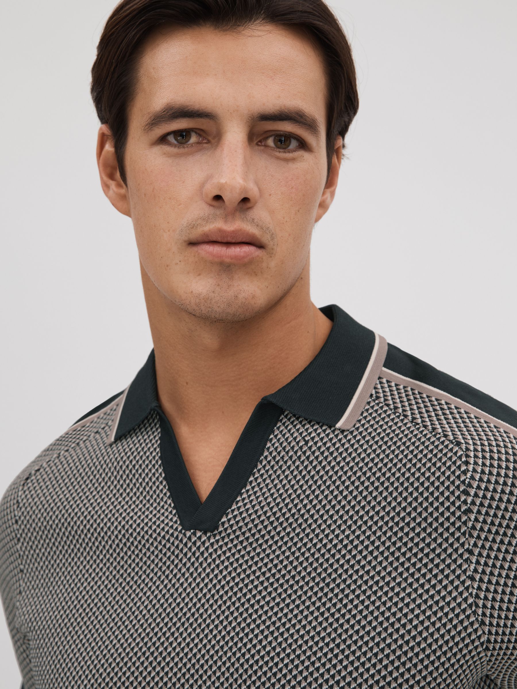 Geometric Design Knitted Open Collar Shirt in Hunting Green - Image 4 of 7