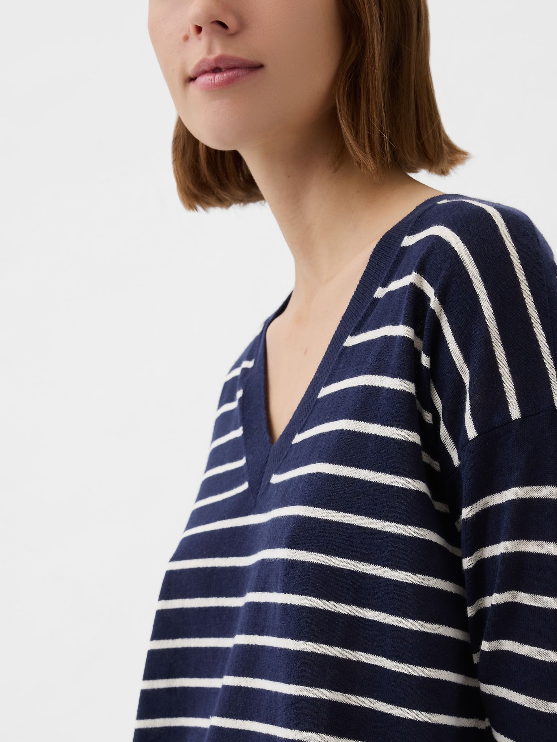 Navy/Blue Linen Blend V Neck Split Hem Jumper - Image 4 of 5