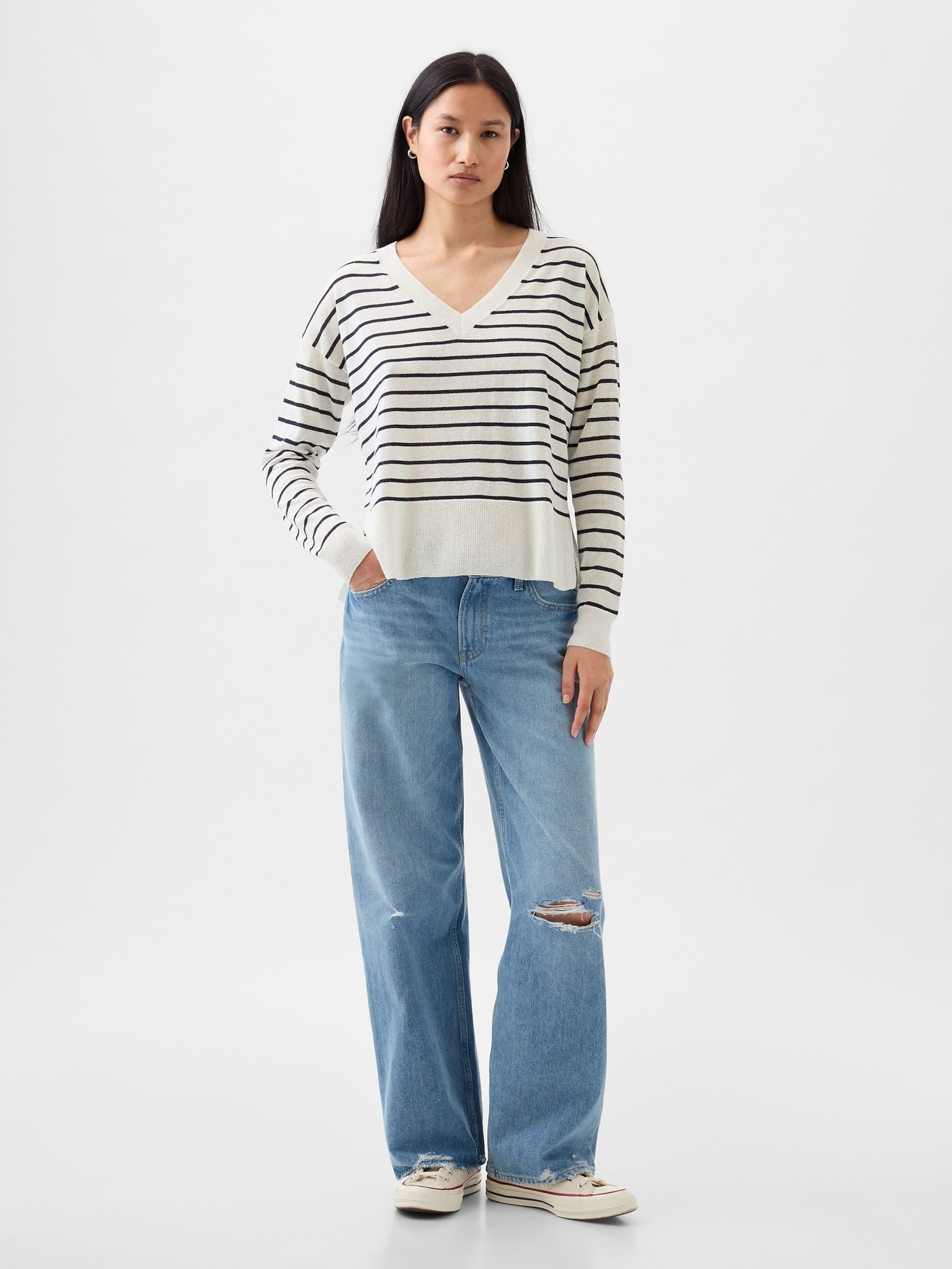 Black/White Linen Blend V Neck Split Hem Jumper - Image 3 of 5