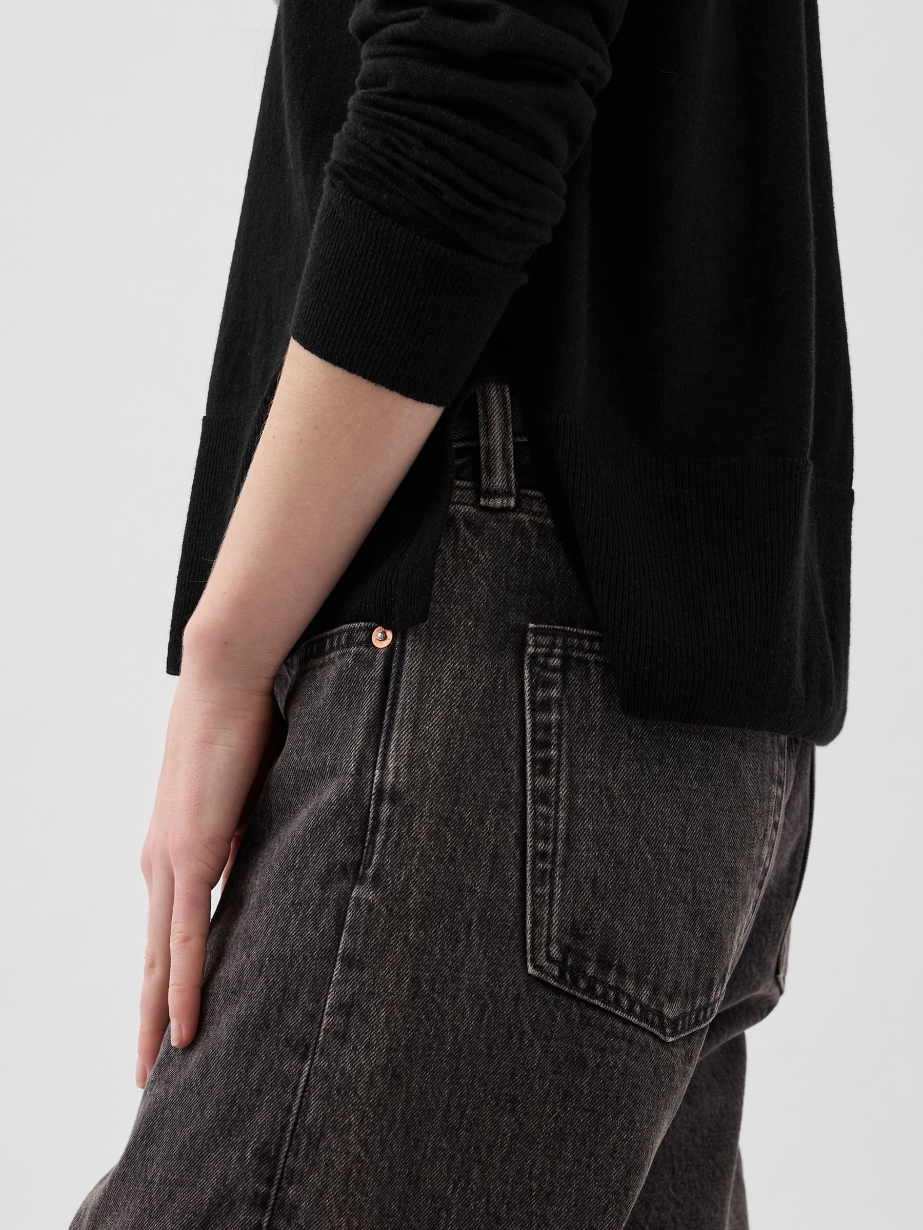 Black Linen Blend V Neck Split Hem Jumper - Image 4 of 5