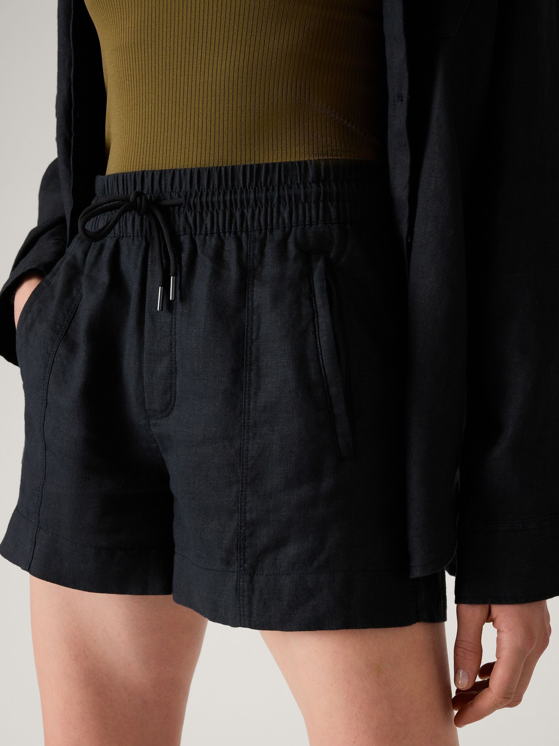 Athleta Black Retreat 100% Linen Mid Rise Shorts - Image 5 of 6