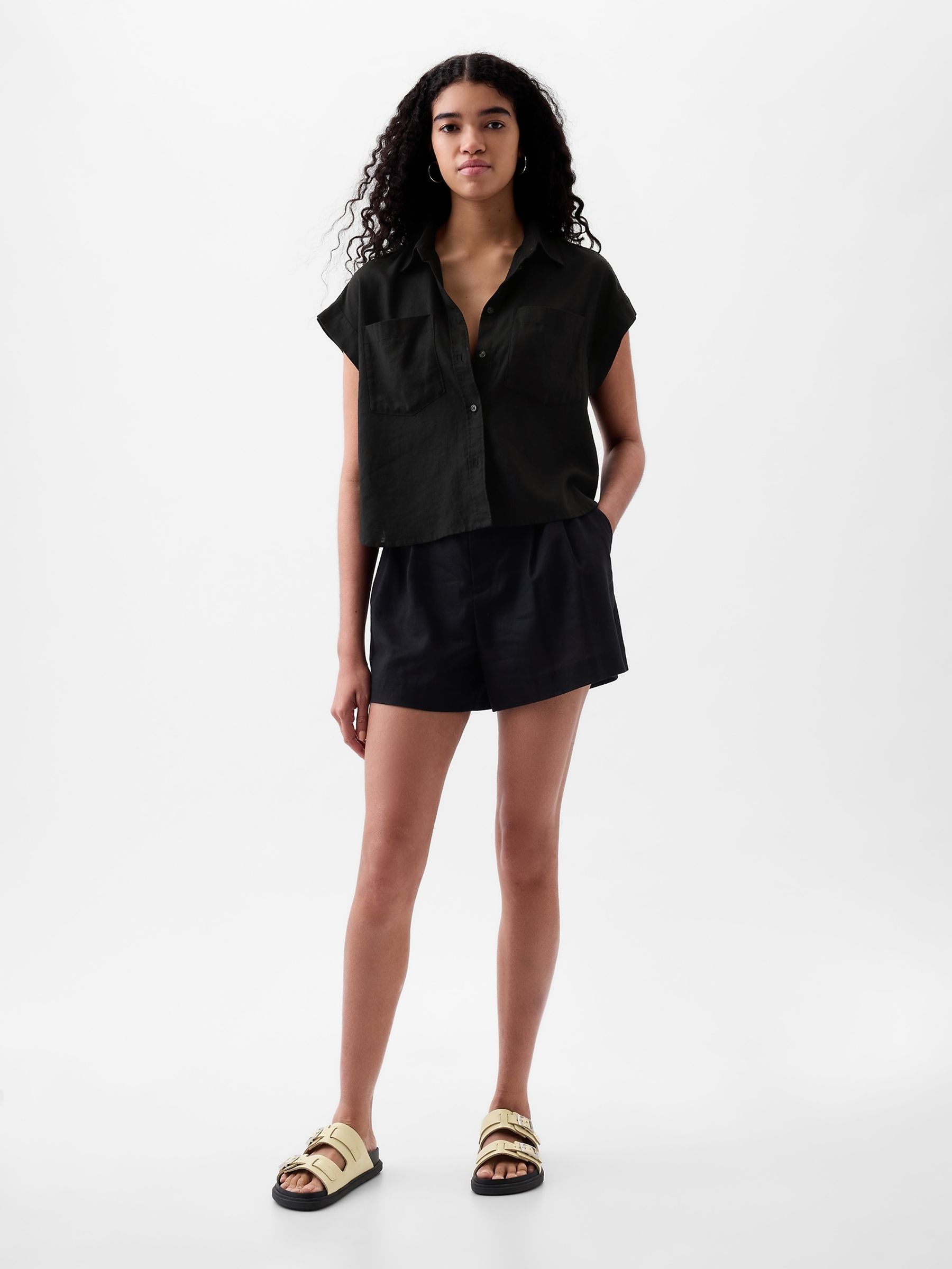 Black Linen-Blend Short Sleeve Cropped Shirt. - Image 1 of 4