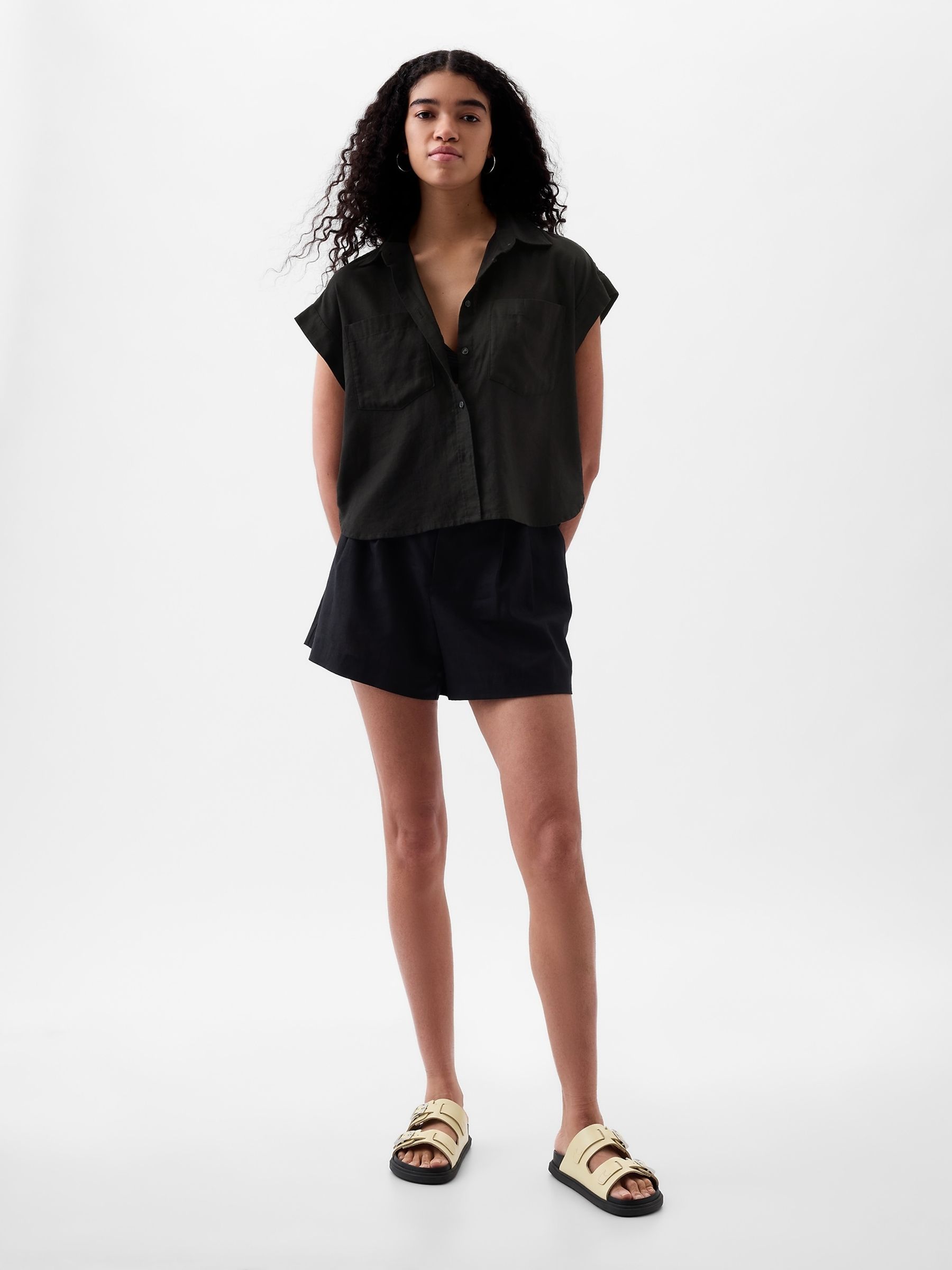 Black Linen-Blend Short Sleeve Cropped Shirt. - Image 3 of 4