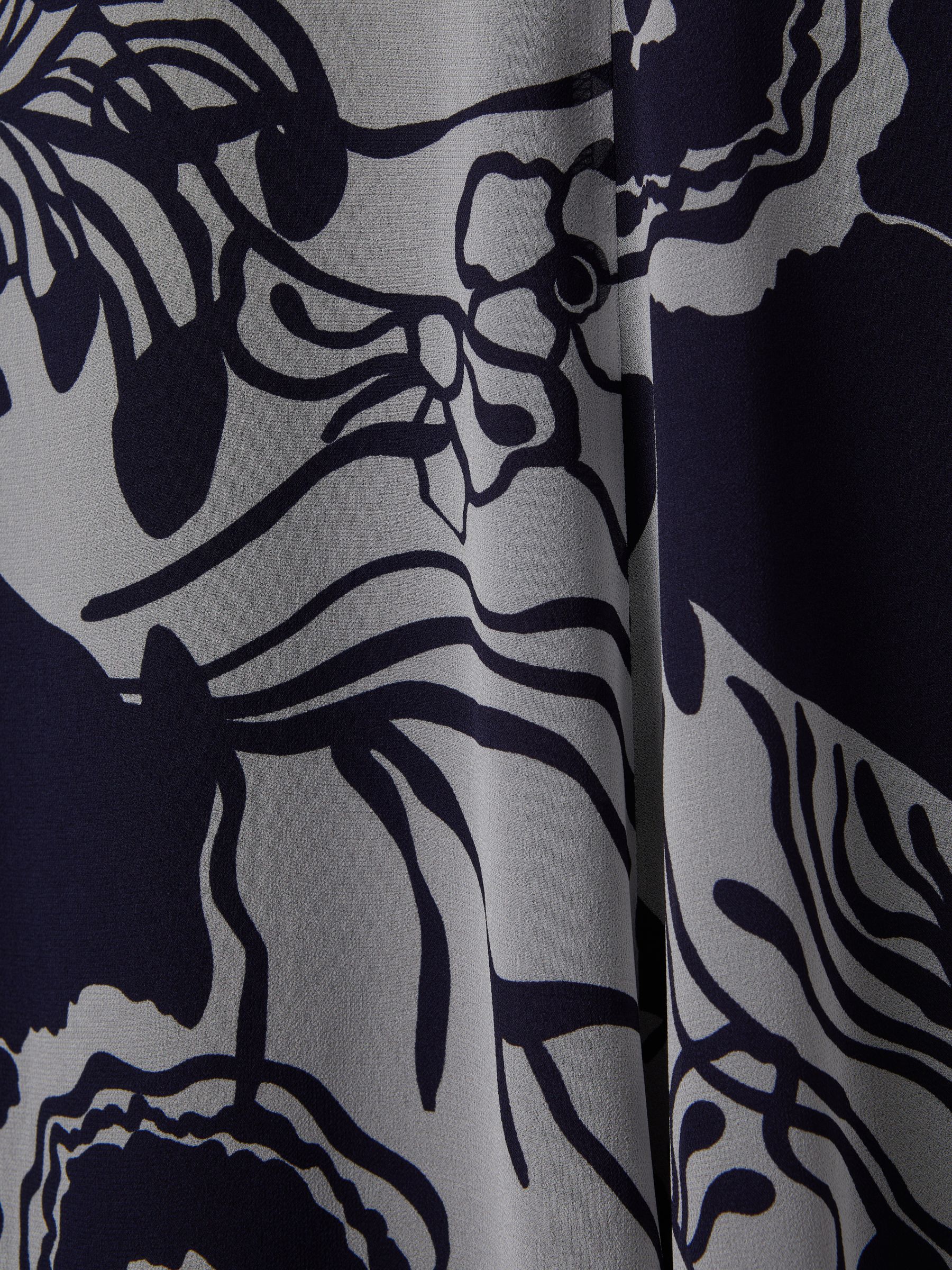 Printed Open Back Midi Dress in Blue - Image 5 of 5