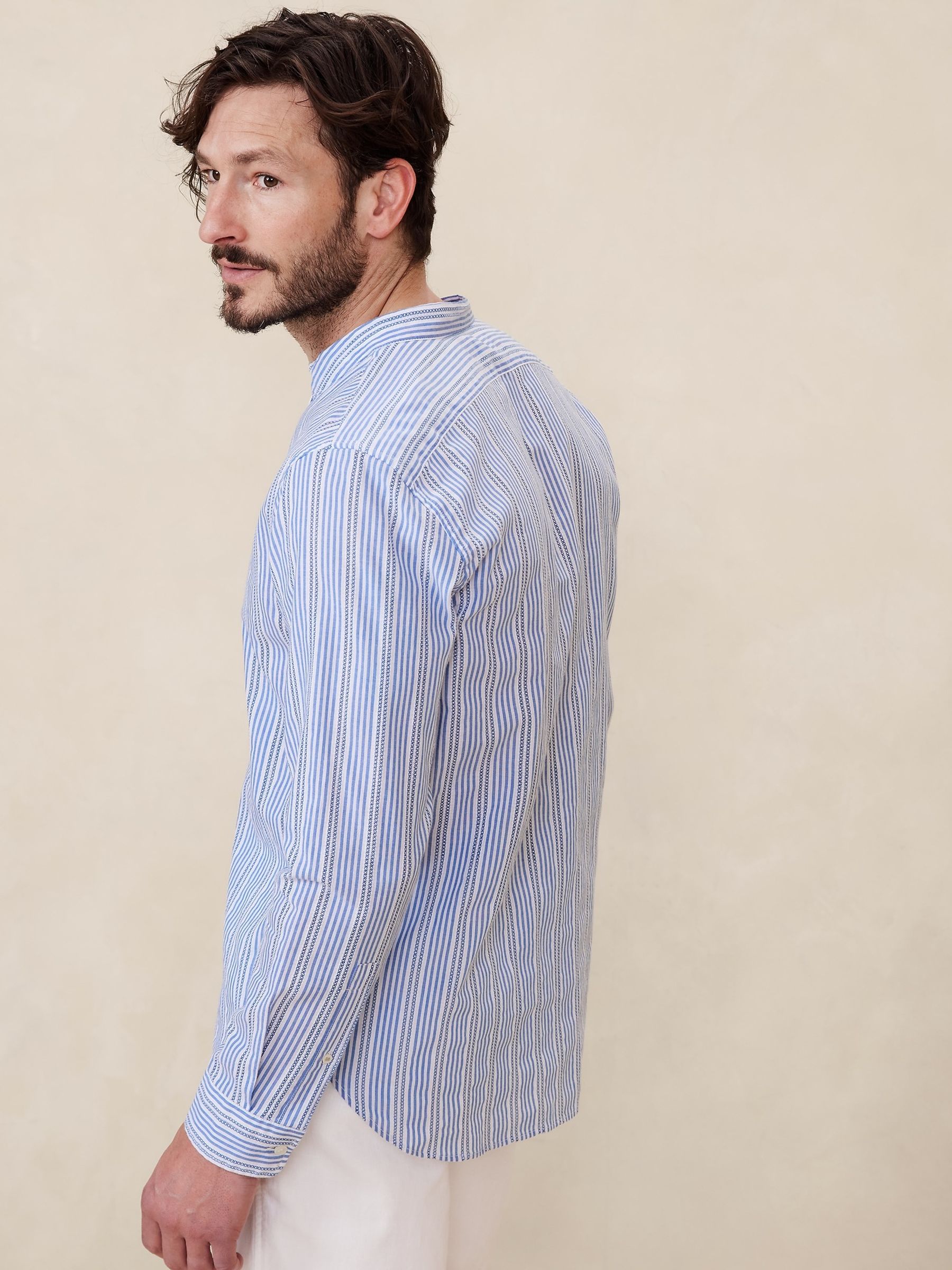 Banana Republic Blue Montecito Poplin Shirt - Image 2 of 4 Banana Republic Blue Montecito Poplin Shirt - Image 2 of 4