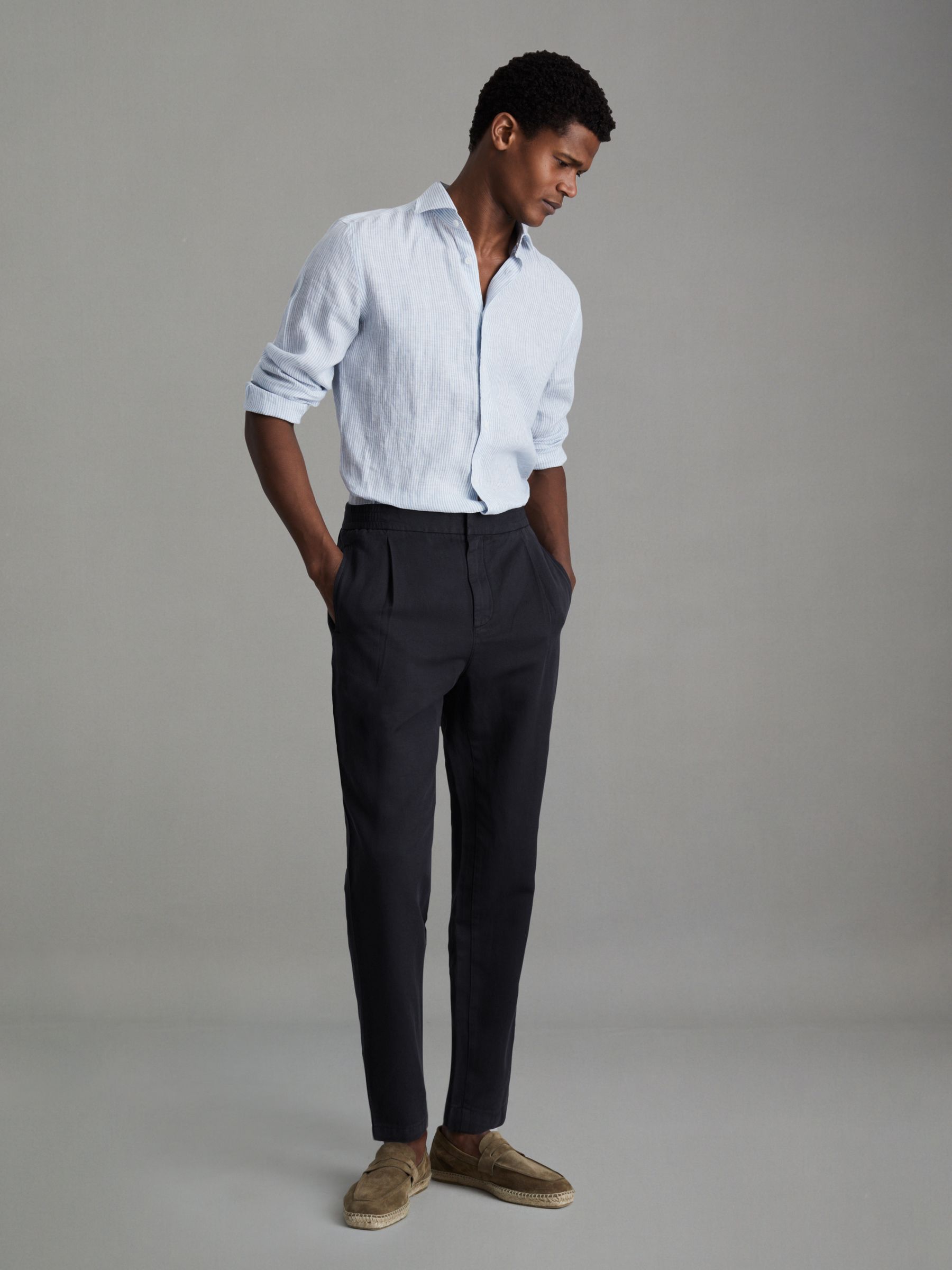 Relaxed Cotton/Linen Blend Elasticated Waist Trousers in Navy - Image 3 of 6