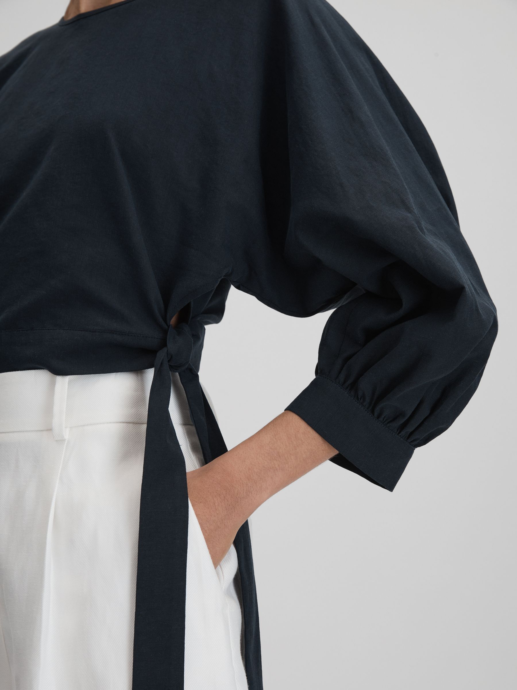Cropped Blouson Sleeve Top With Linen in Navy - Image 4 of 7