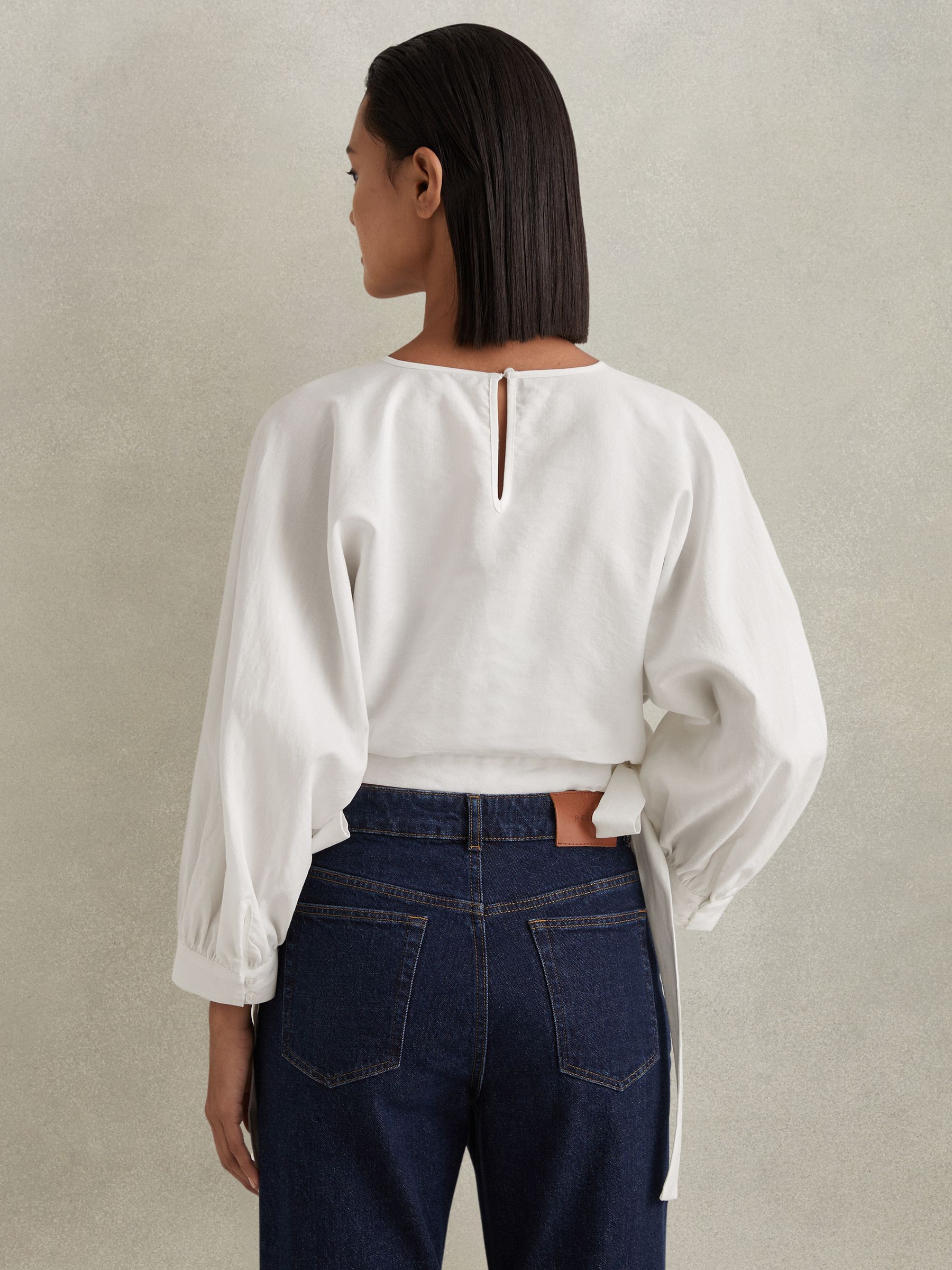 Cropped Blouson Sleeve Top With Linen in Ivory - Image 5 of 5