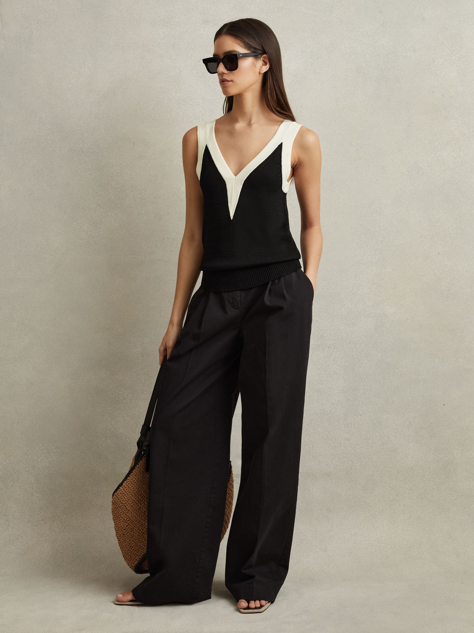 Colourblock V-Neck Vest in Black/White - Image 3 of 5