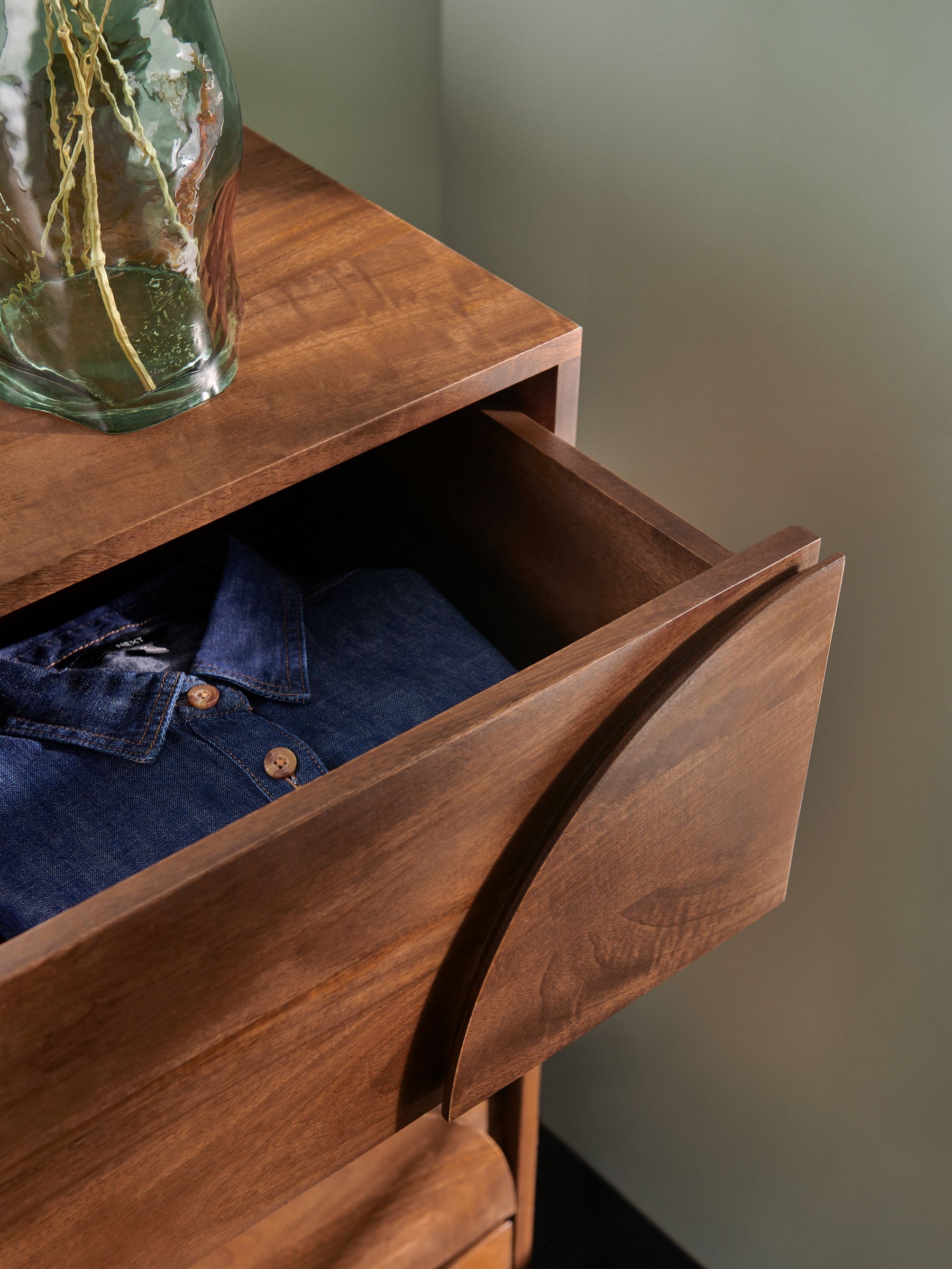 Keala Mango Wood 4 Drawer Chest of Drawers in Brown - Image 4 of 6