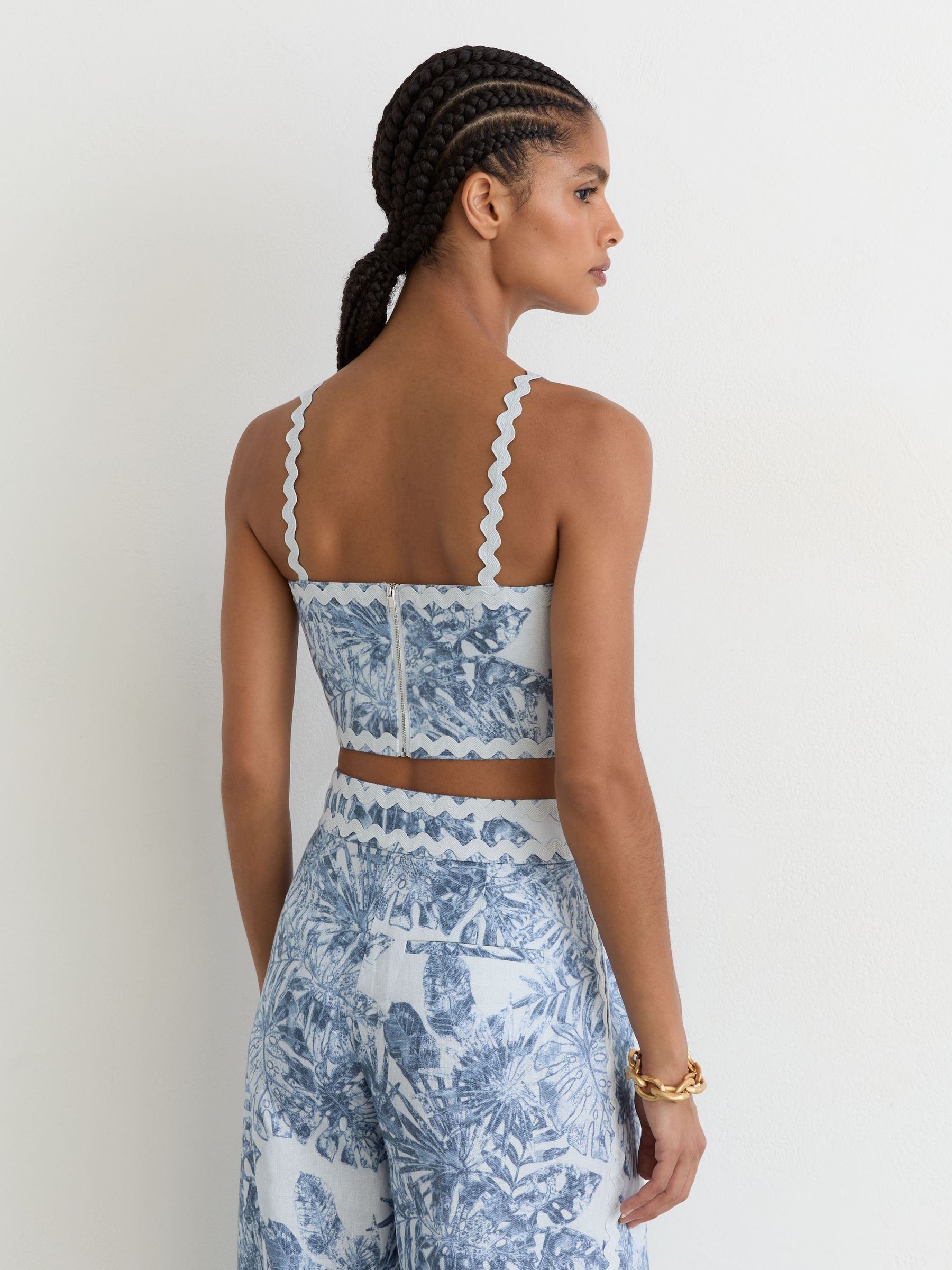 Linen Wave-Trim Cropped Cami Top in Blue - Image 5 of 6