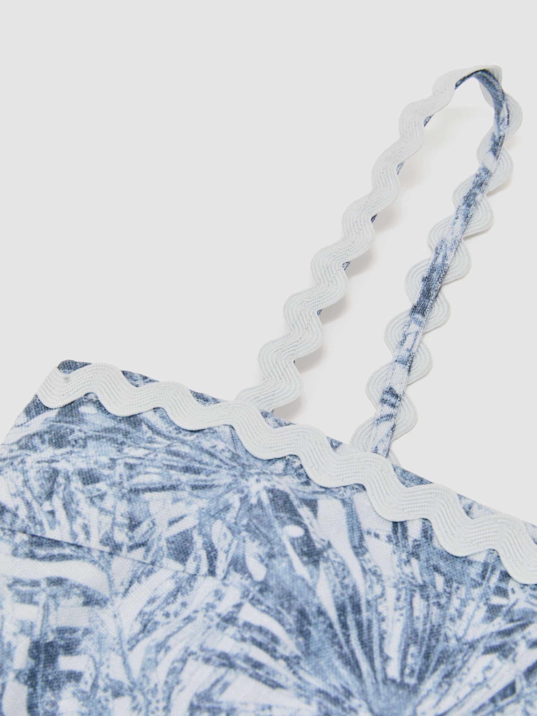 Linen Wave-Trim Cropped Cami Top in Blue - Image 6 of 6