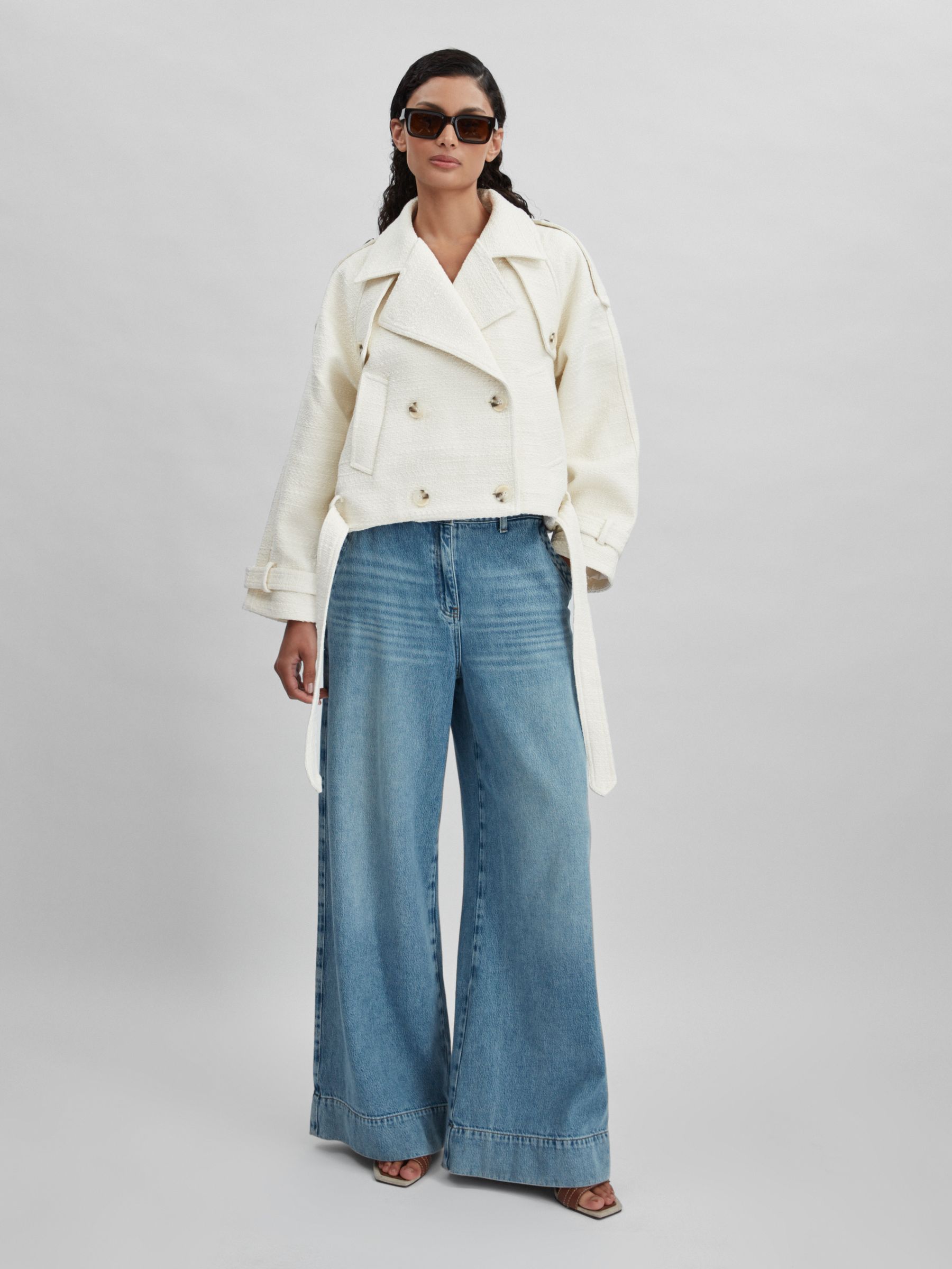 Meotine Cropped Tweed Jacket in Cream - Image 3 of 7