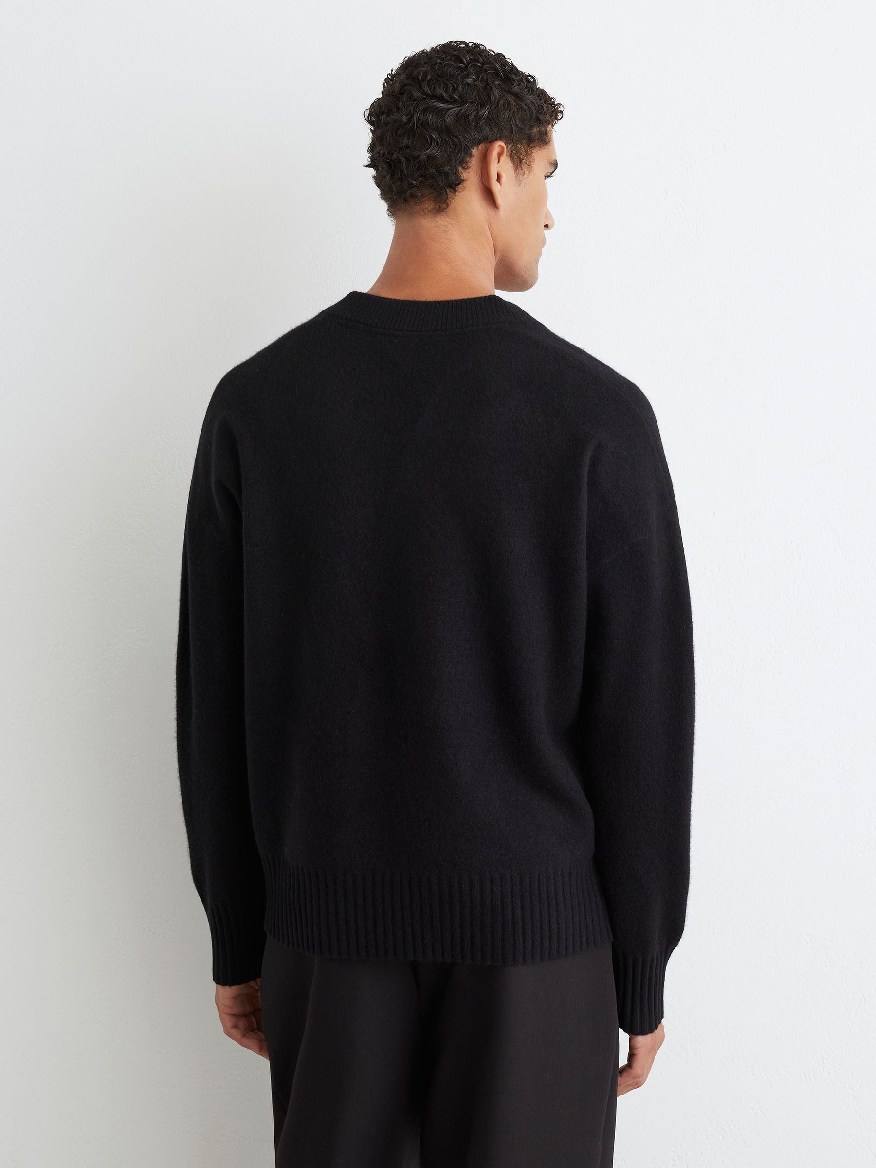 Wool-Cashmere V-Neck Jumper in Black - Image 5 of 6
