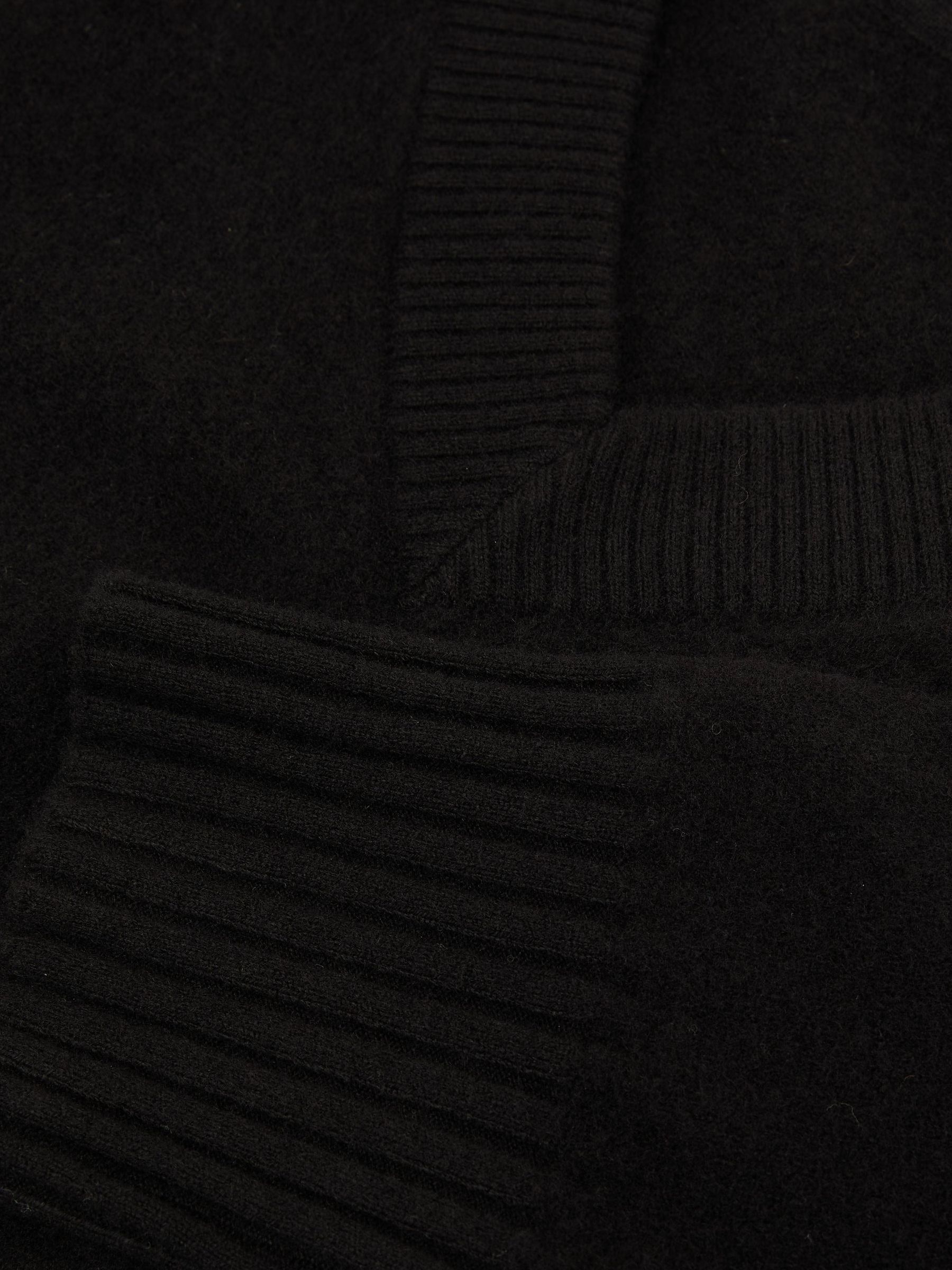 Wool-Cashmere V-Neck Jumper in Black - Image 6 of 6