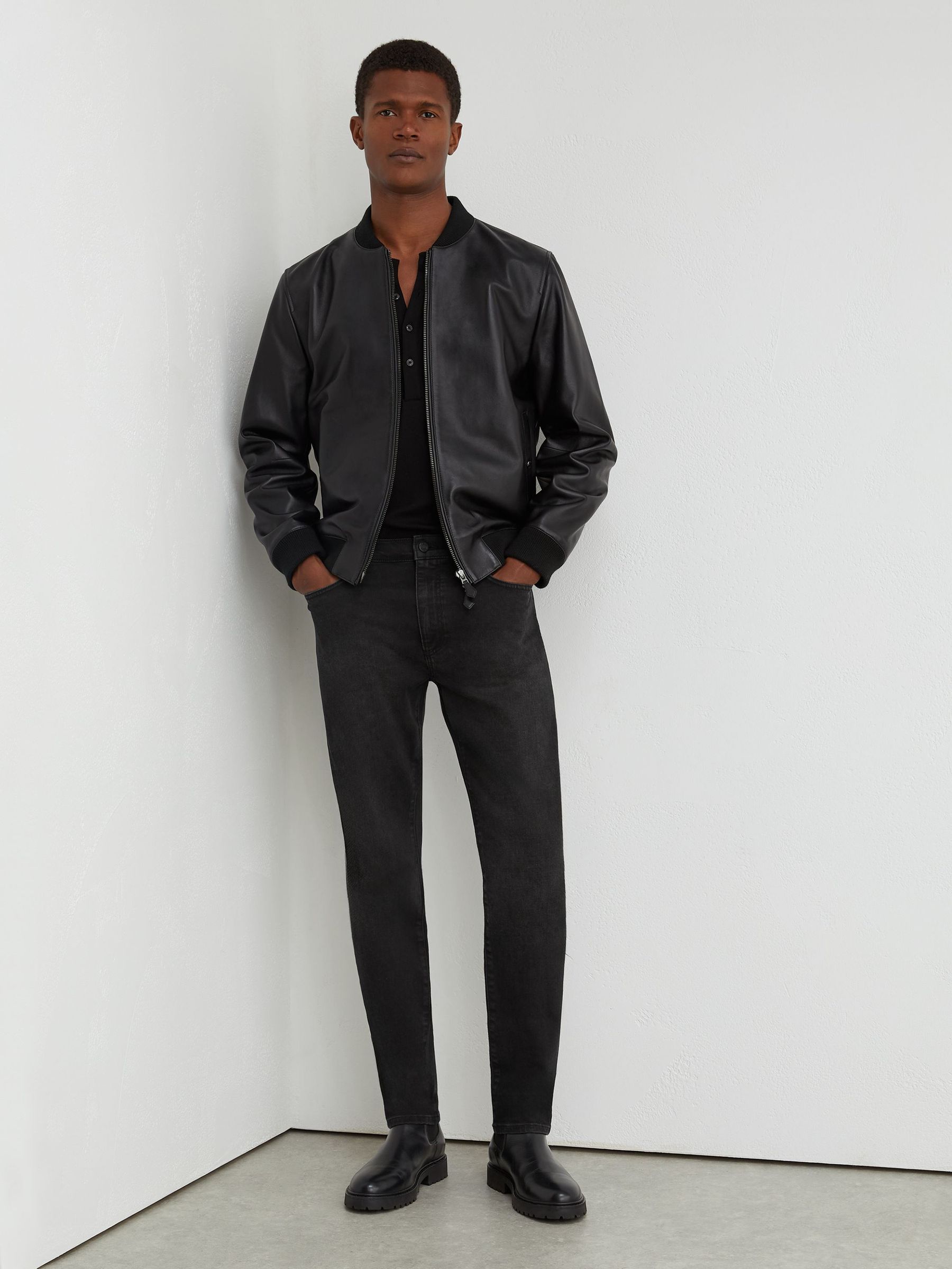 Slim-Fit Jeans in Black - Image 3 de 8