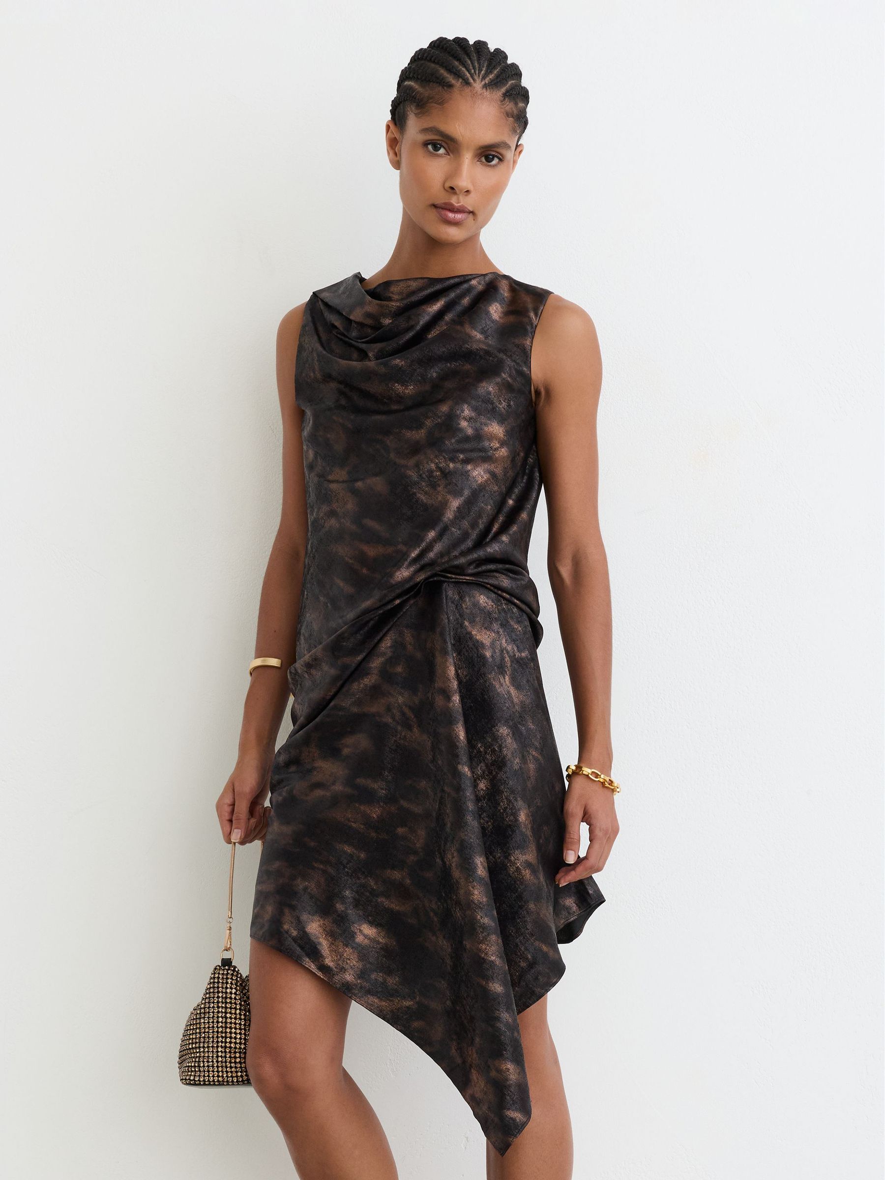 Metallic-Thread Printed Draped Mini Dress in Black/Gold - Bild 1 von 8 Metallic-Thread Printed Draped Mini Dress in Black/Gold - Bild 1 von 8