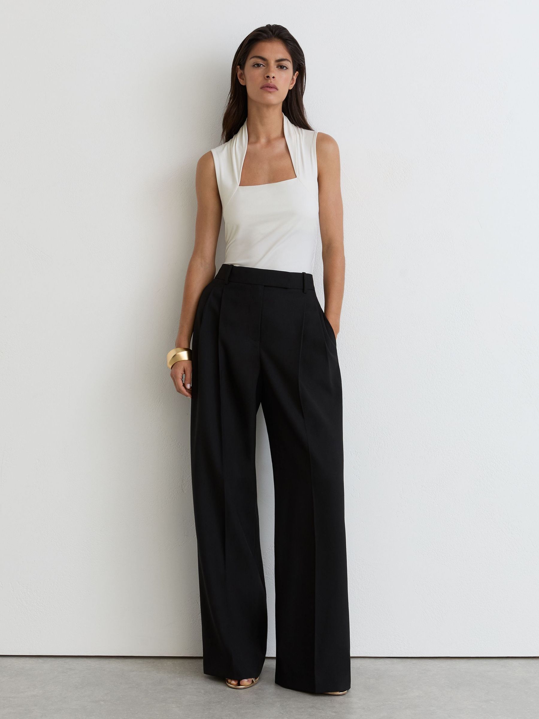 Square-Neck Ruched Sleeveless Top in White - Image 3 of 6