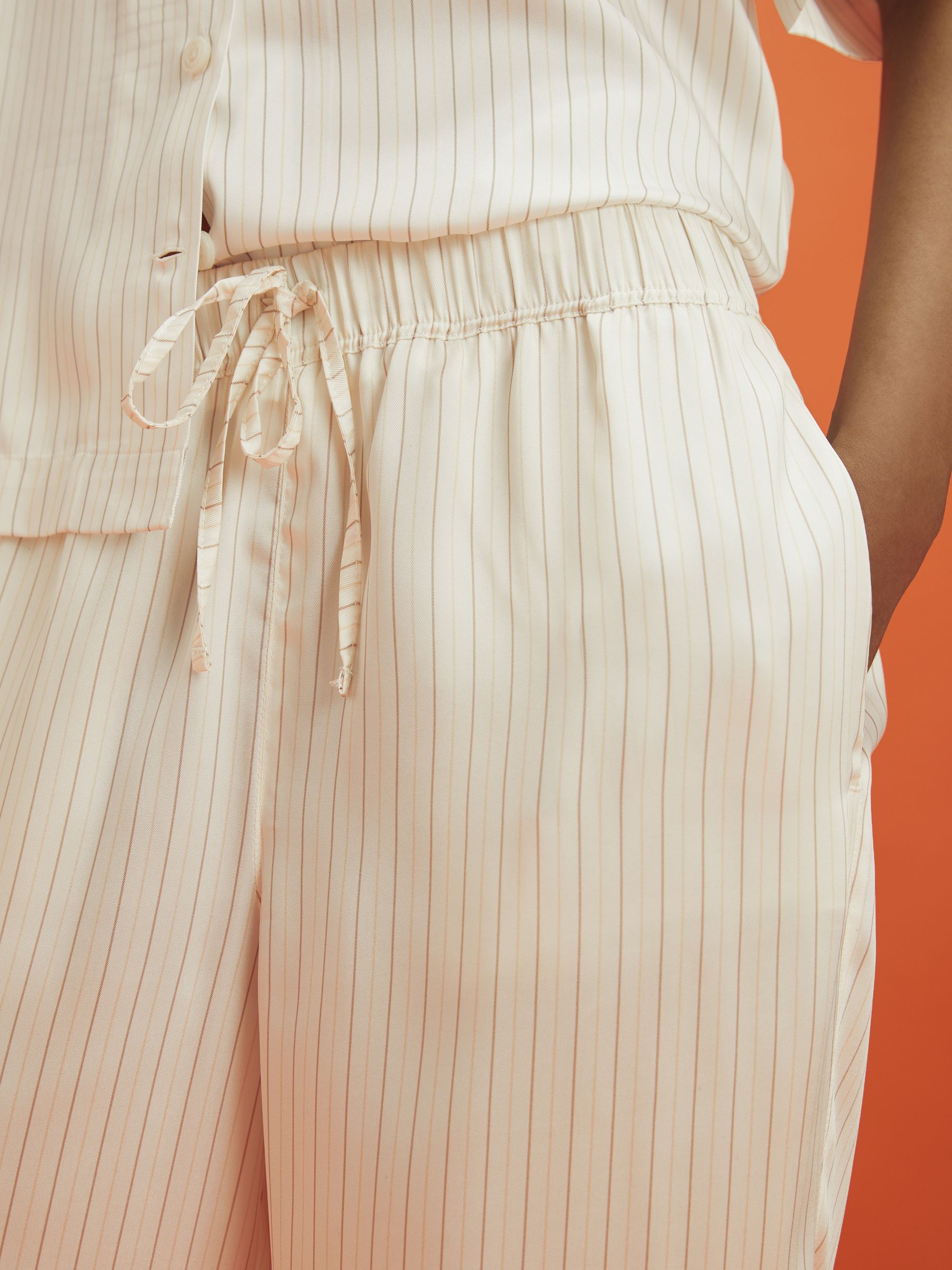 McLaren F1 Monte Carlo Wide Leg Drawstring Trousers in White Multi - Image 4 of 6