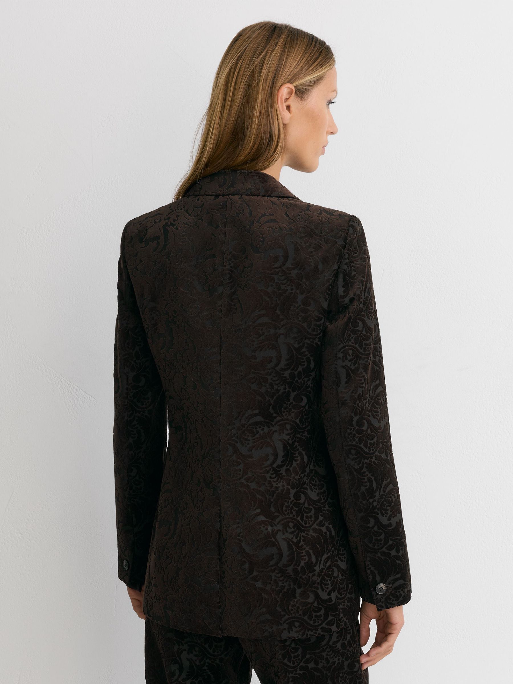 Blazer de costume à double boutonnage en velours floqué petites tailles en marron chocolat - Image 8 de 11