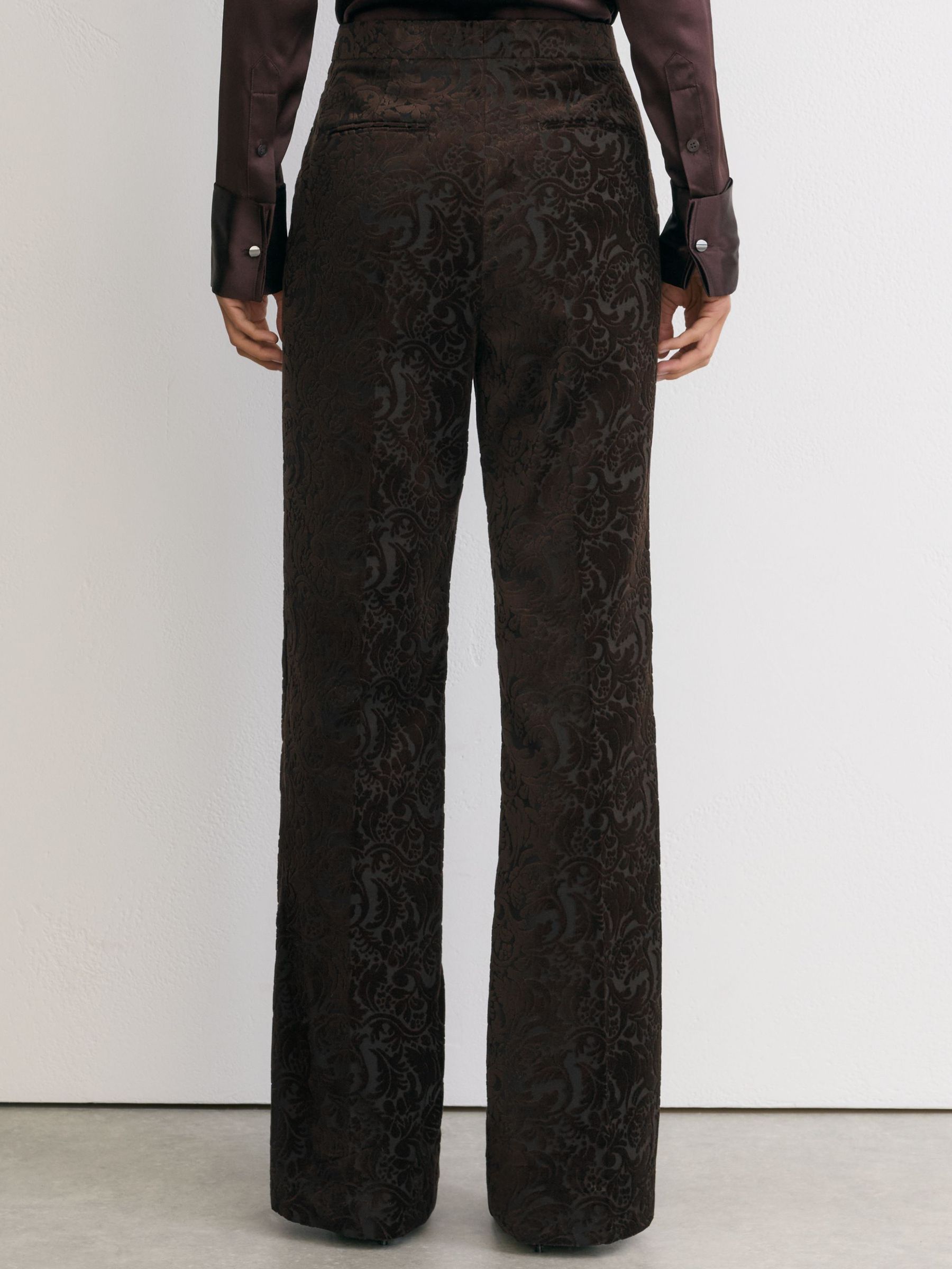Pantalon de costume évasé en velours floqué marron chocolat petites tailles - Image 6 de 8