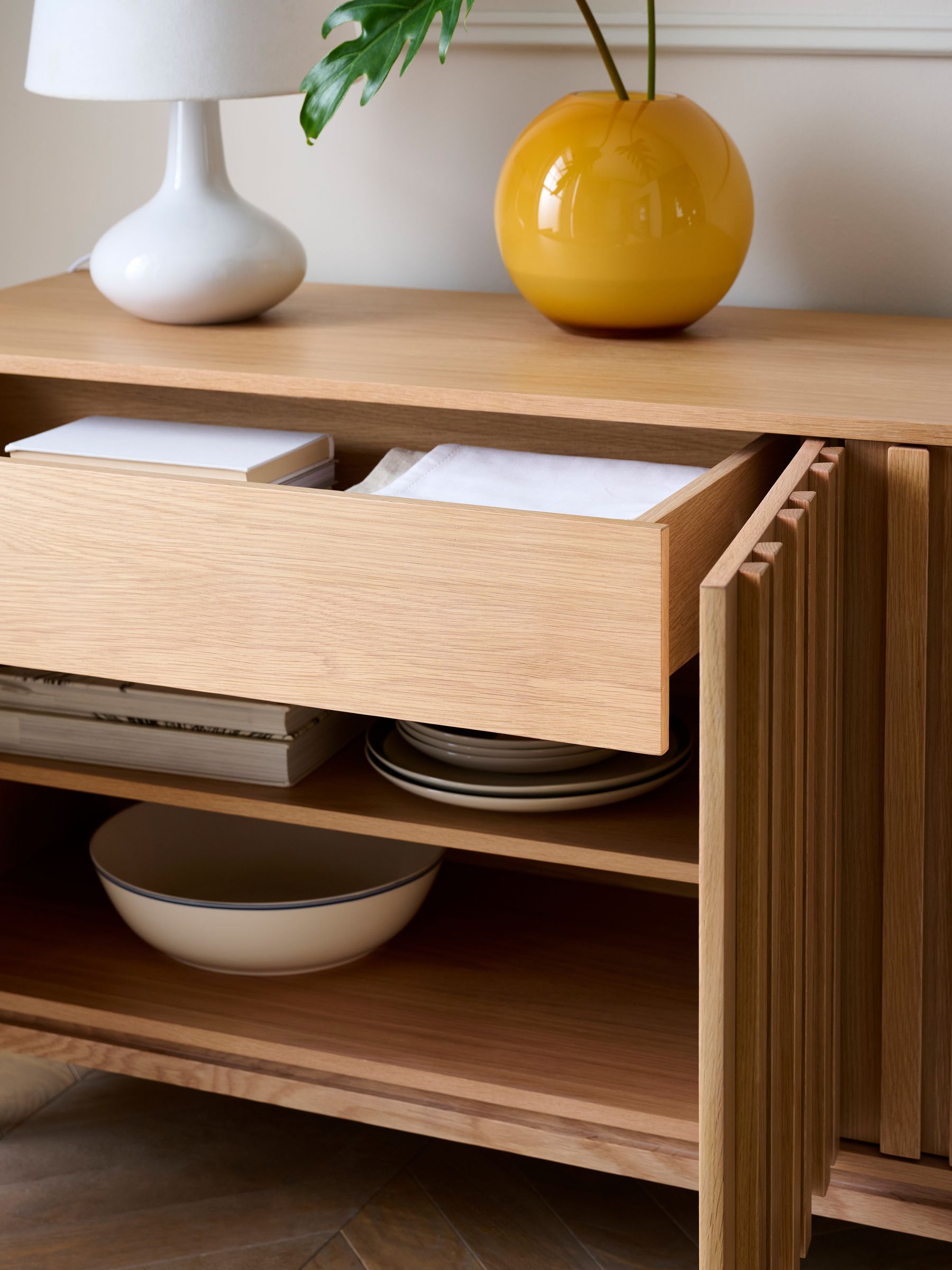 Jasper Conran London Oak Belgrave Large Sideboard - Image 4 of 12