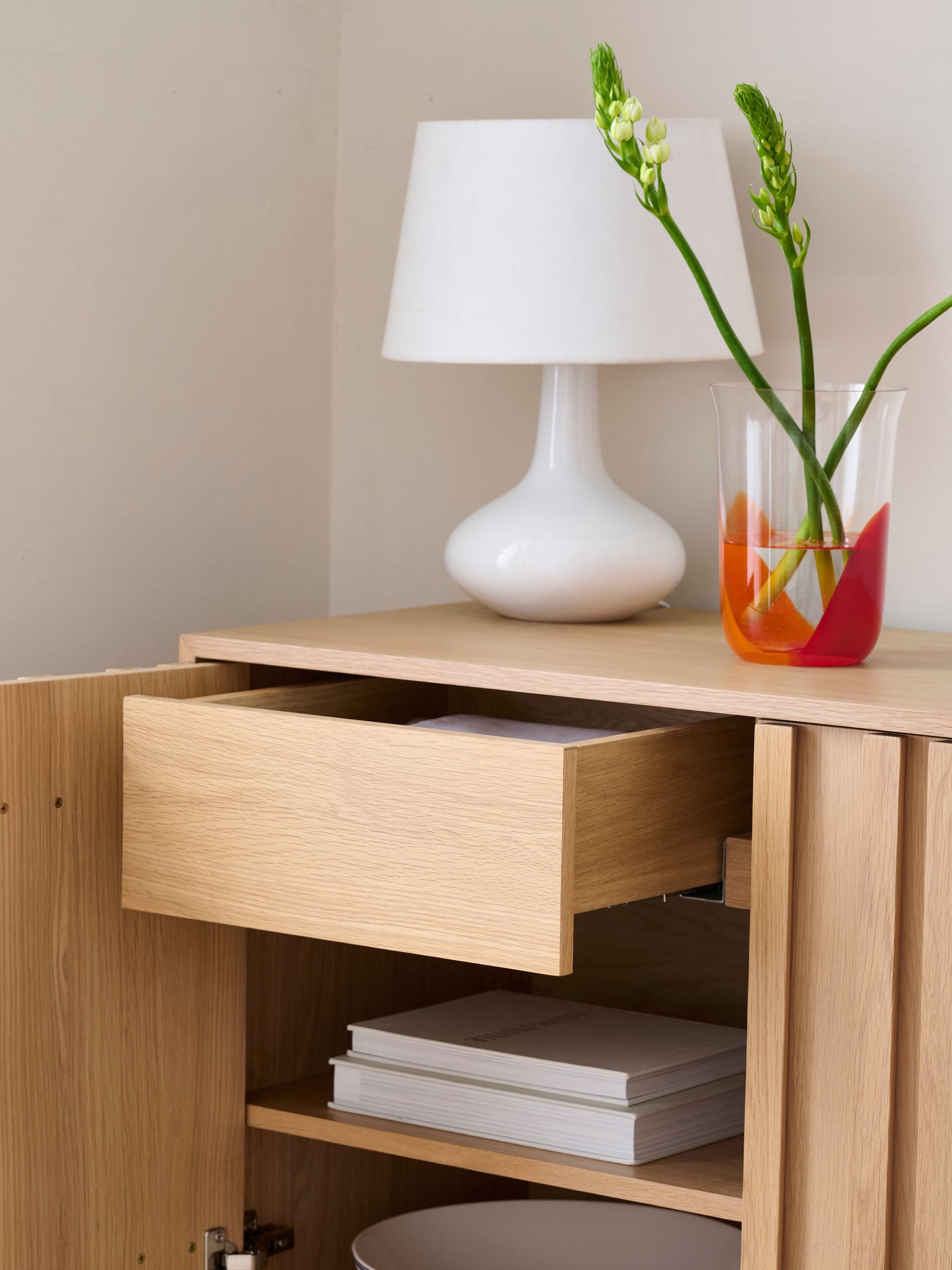 Jasper Conran London Oak Belgrave Small Sideboard - Image 4 of 12