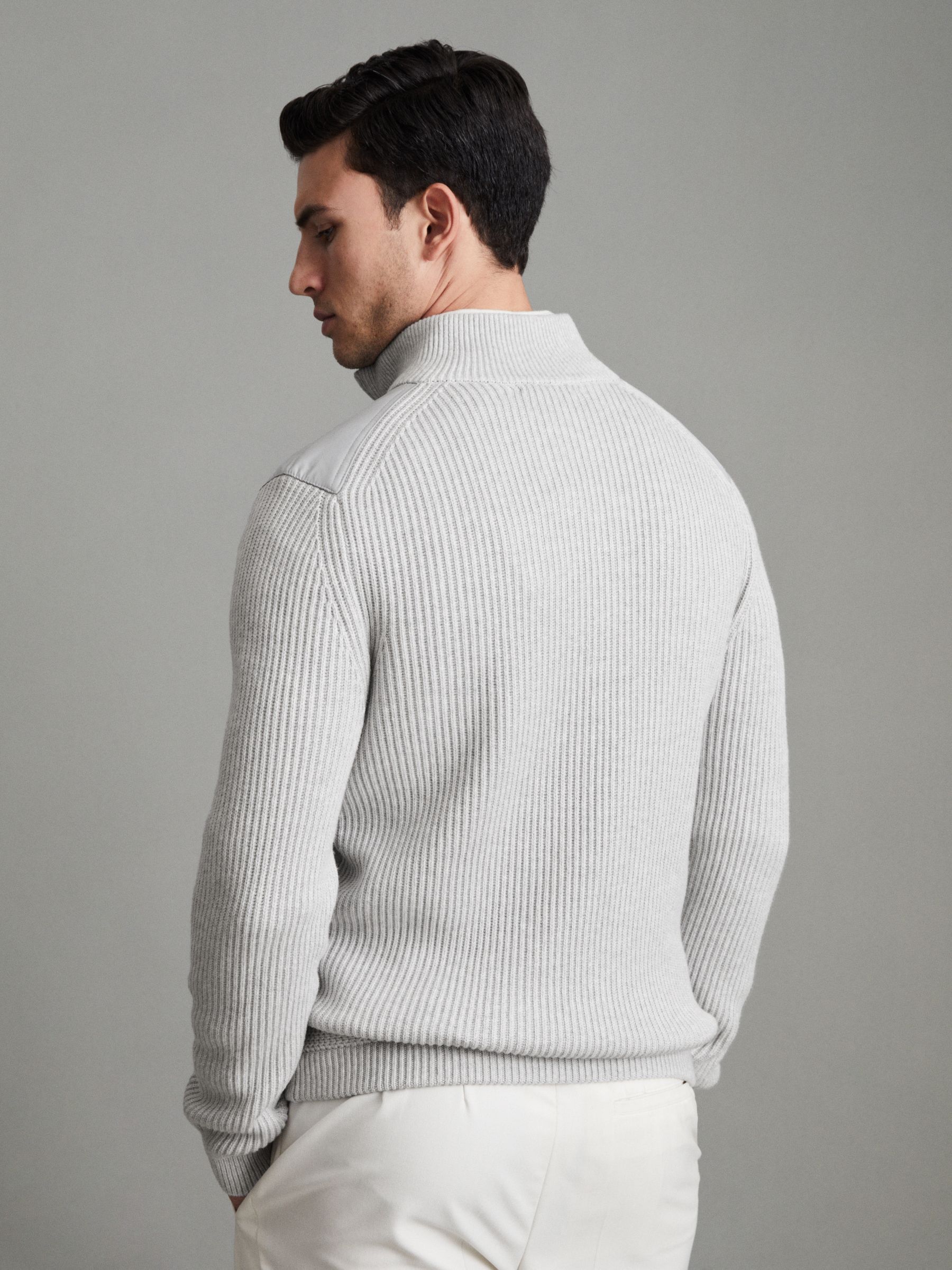 Reiss Hybrid Quilt and Knit Zip-Through Jacket in Soft Grey