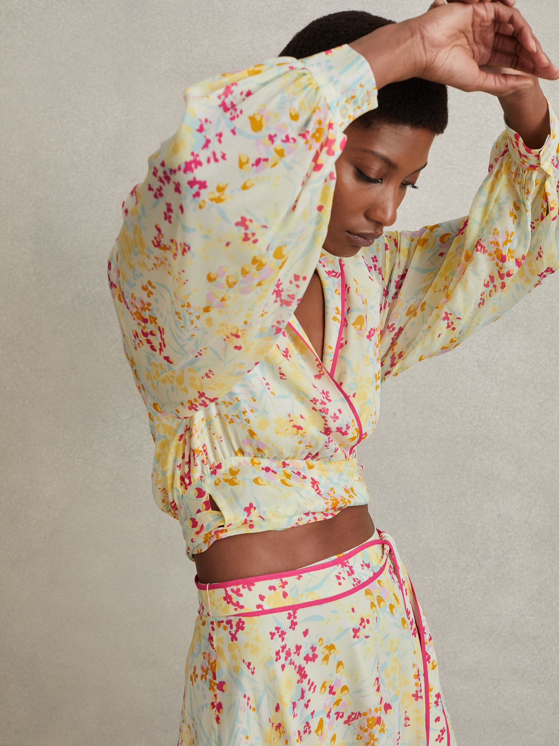 Floral Print Tie Waist Cropped Blouse in Pink/Yellow - Image 5 of 6