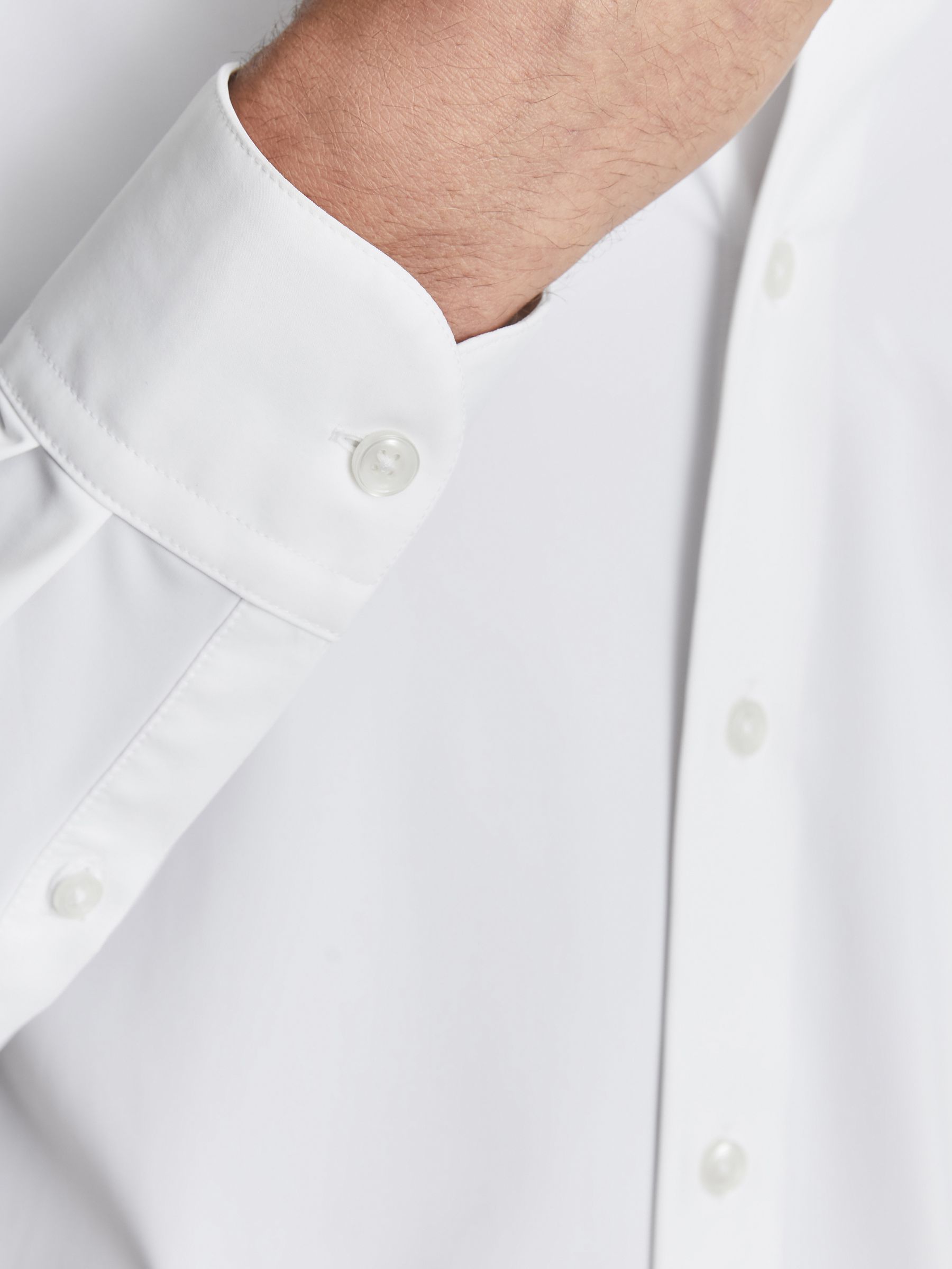 Regular Fit Travel Shirt in White - Image 3 of 7