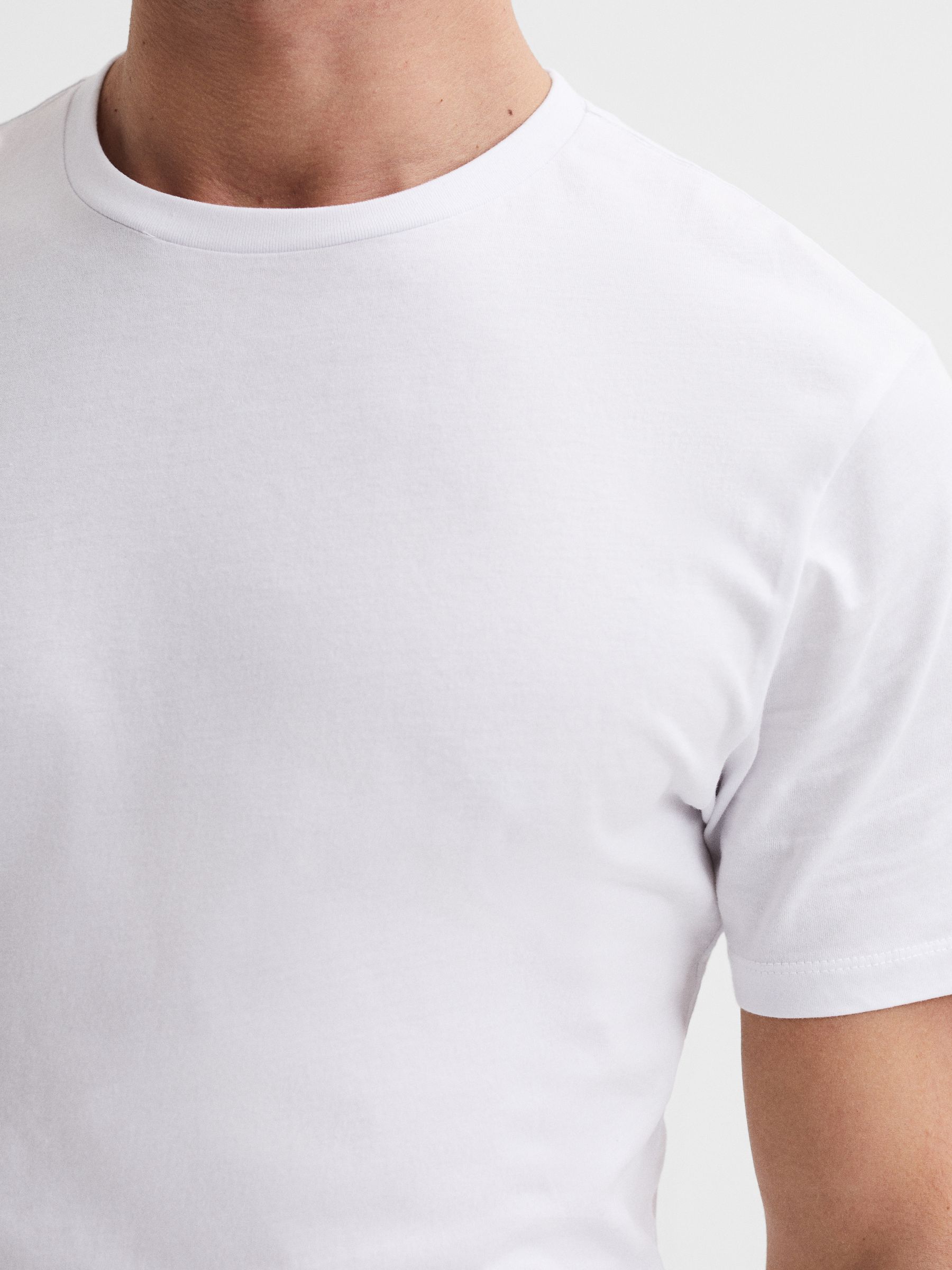 Three Pack Of Crew Neck T-shirts in White - Image 3 of 5