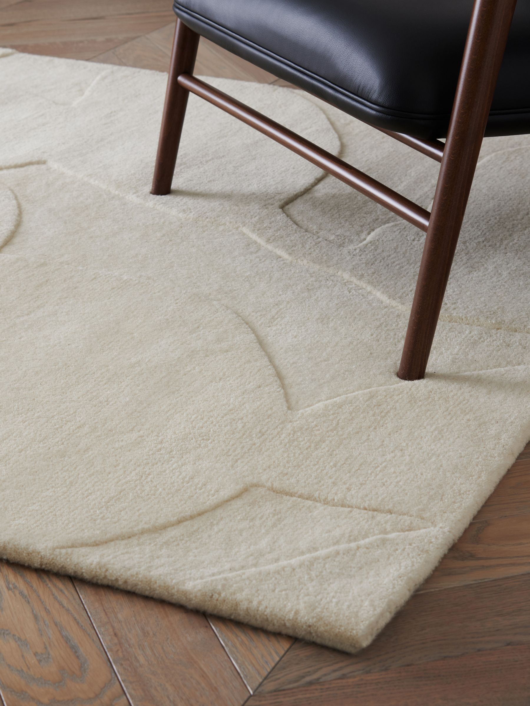 Jasper Conran London White Floral Leaf Wool Rug - Image 2 of 4