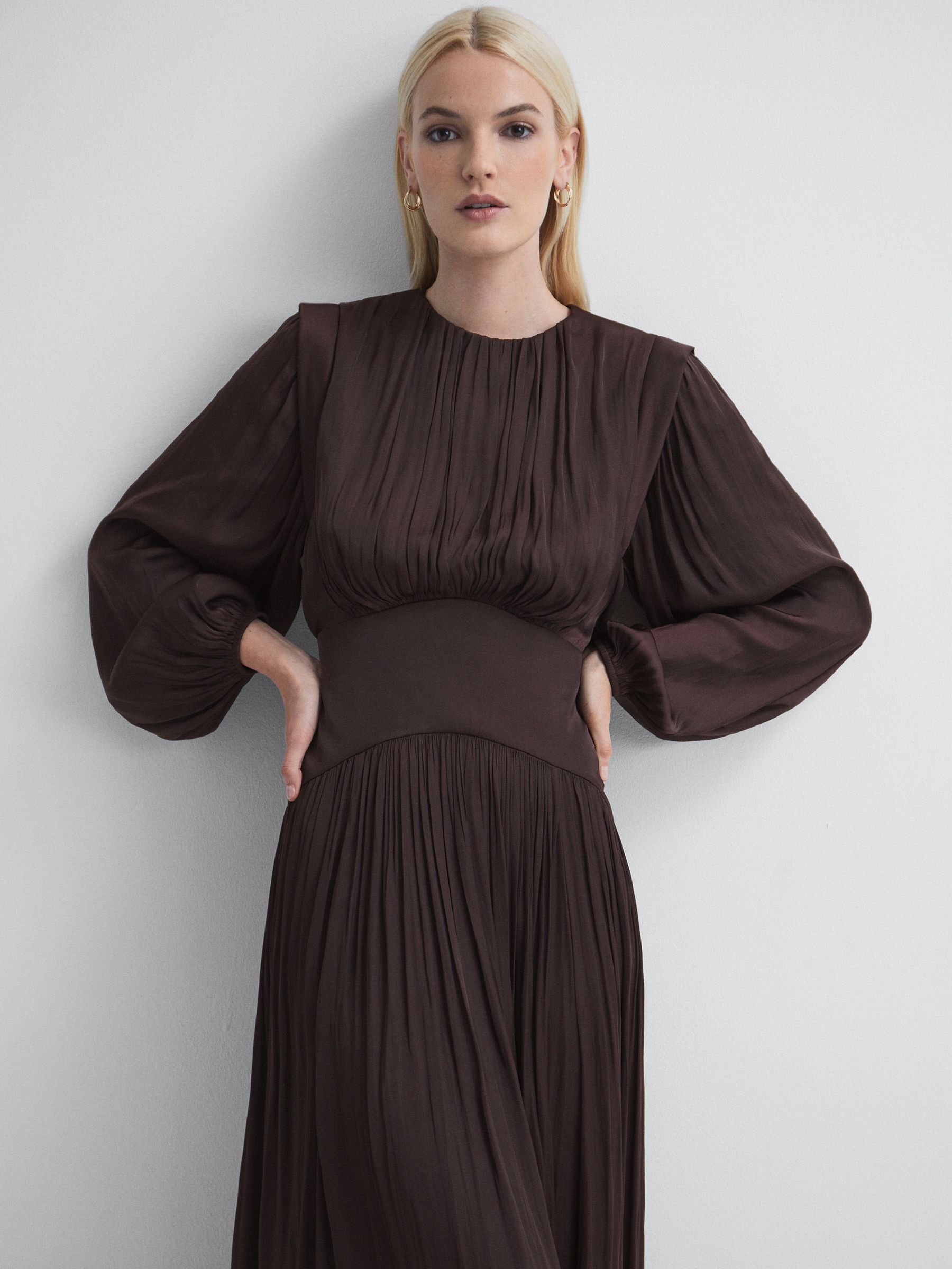Florere Pleated Midi Dress in Chocolate - Image 3 of 7