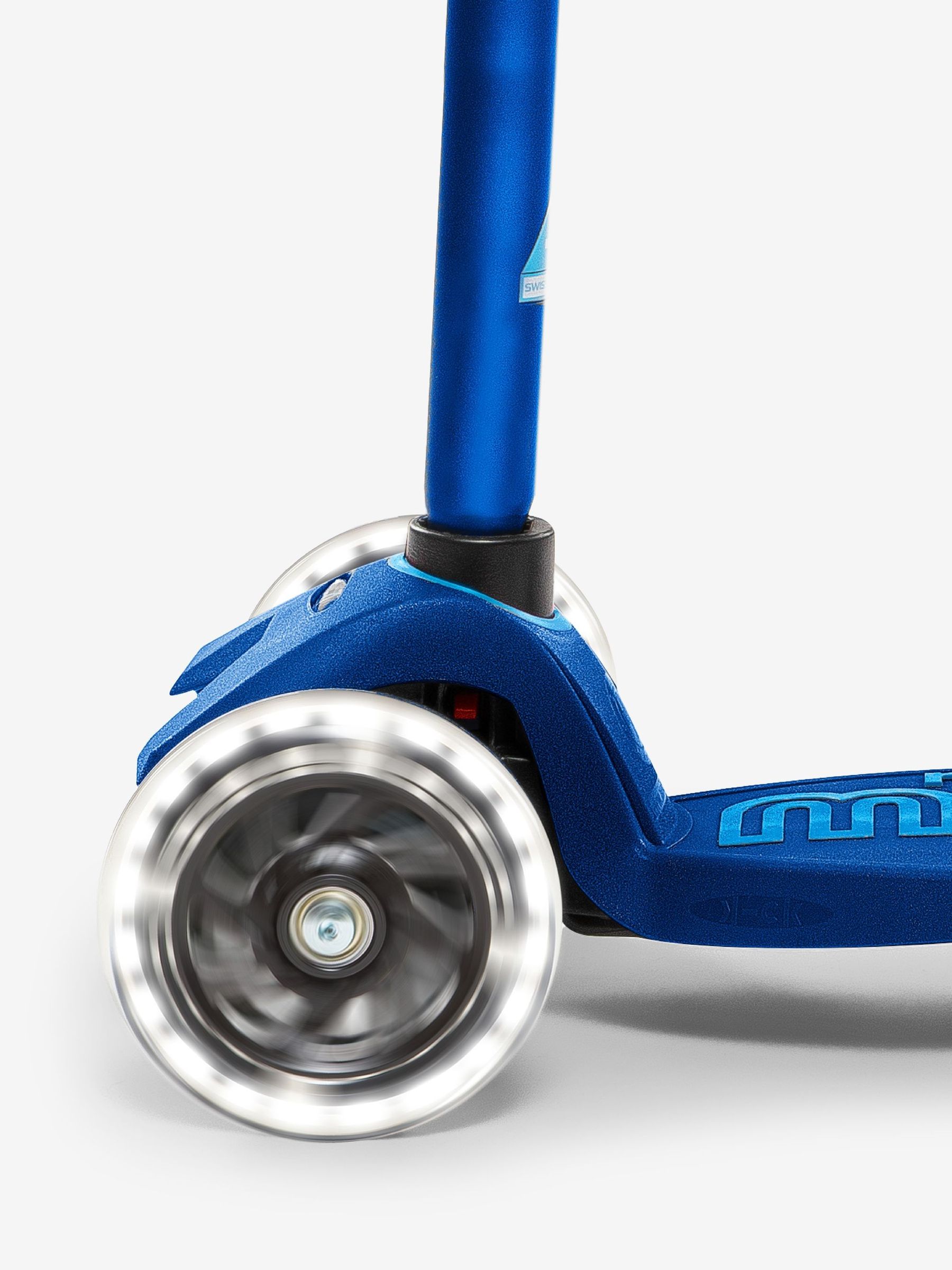 Micro Scooter Maxi Micro Deluxe LED Scooter - Image 3 of 7
