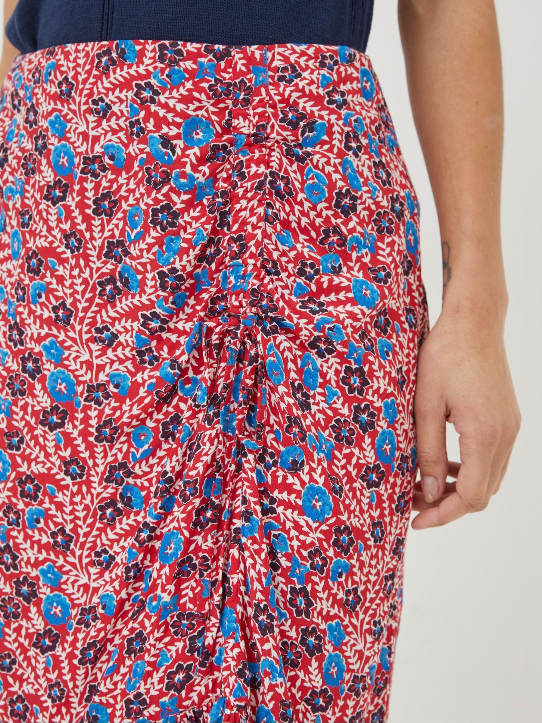 Red Cece Woodblock Meadow Skirt - Image 4 of 5