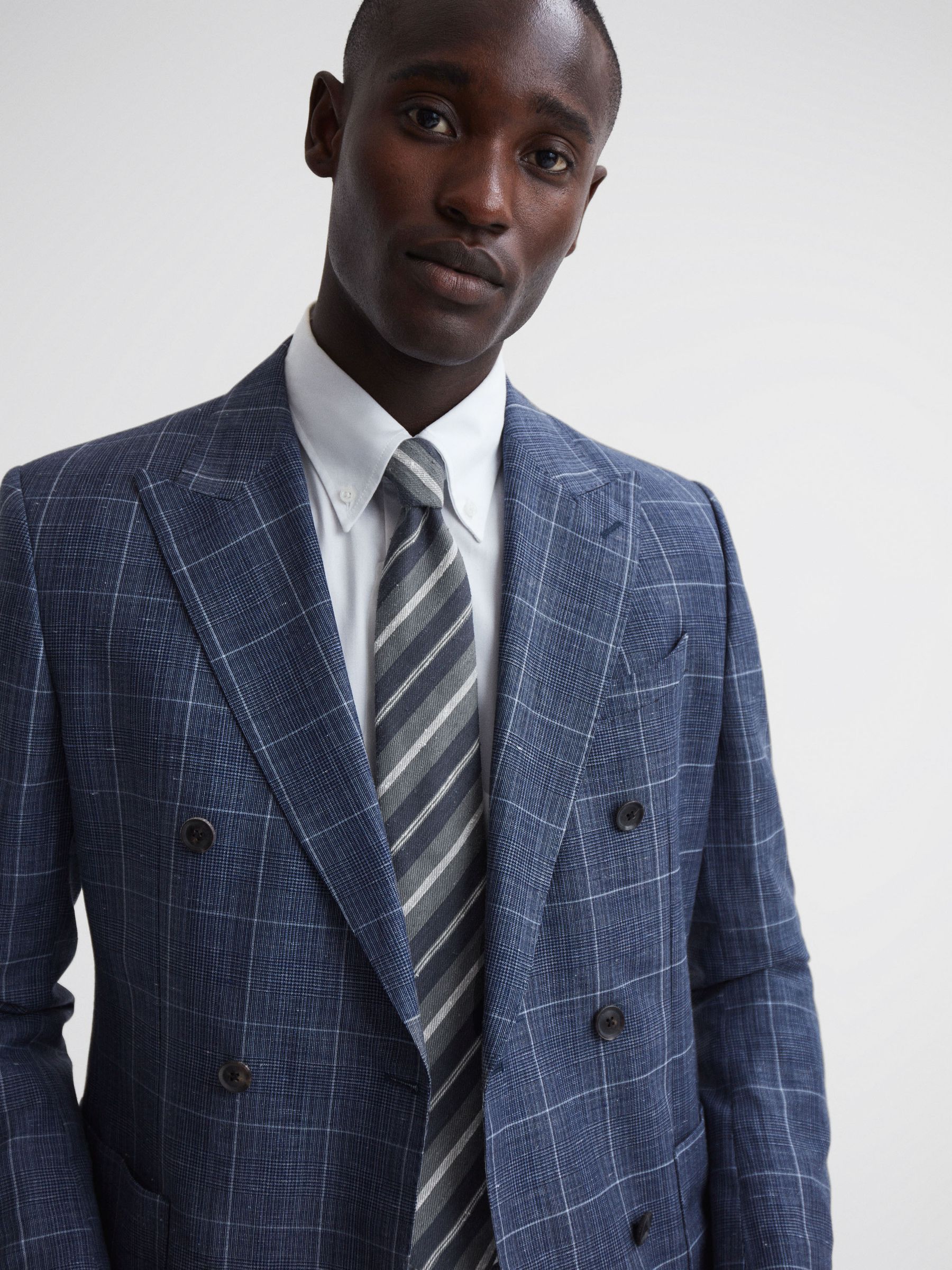 Silk Textured Stripe Tie in Navy - Image 2 of 5