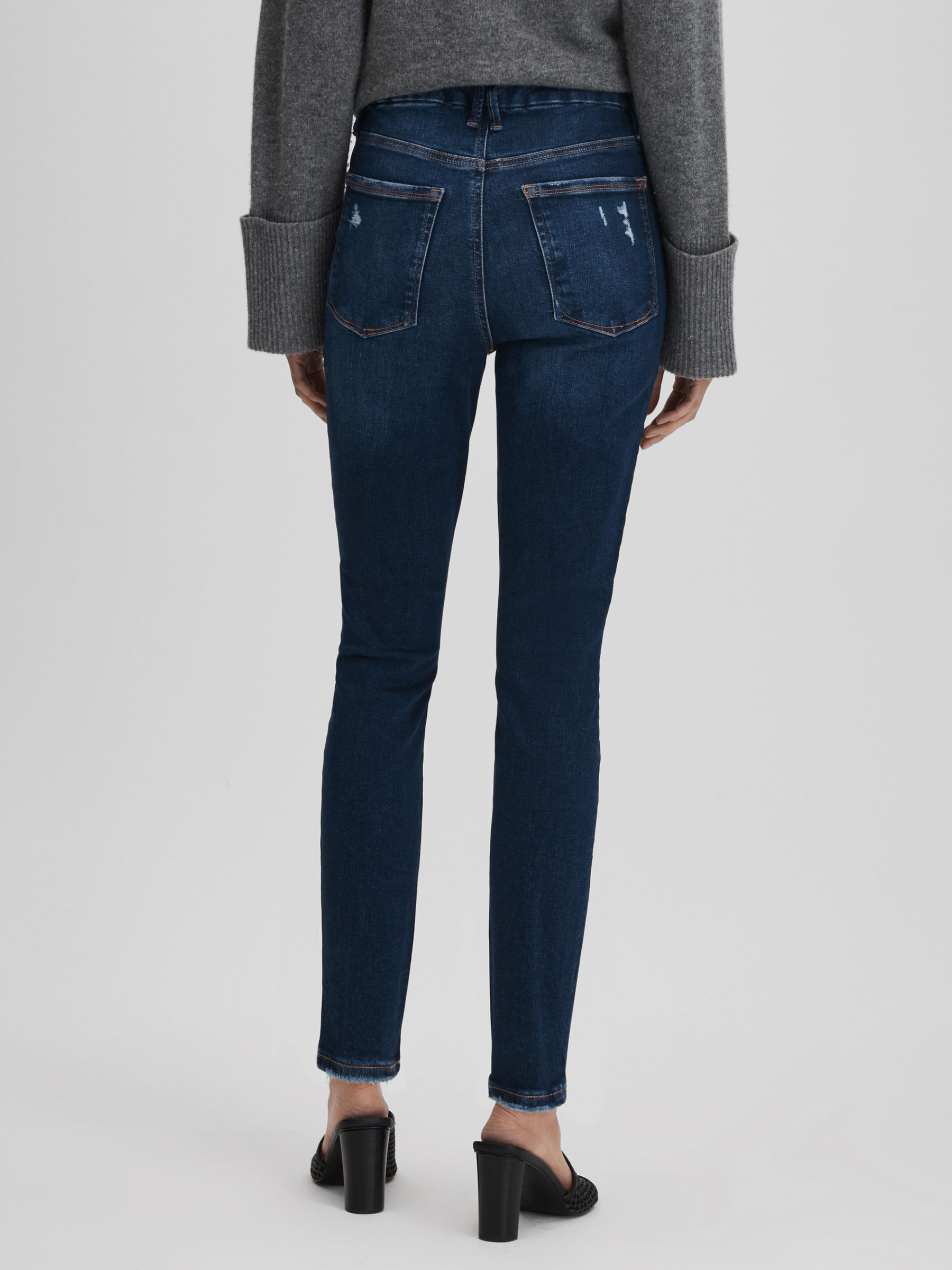Good American Always Fits Cropped Skinny Jeans in Indigo - Image 5 of 6
