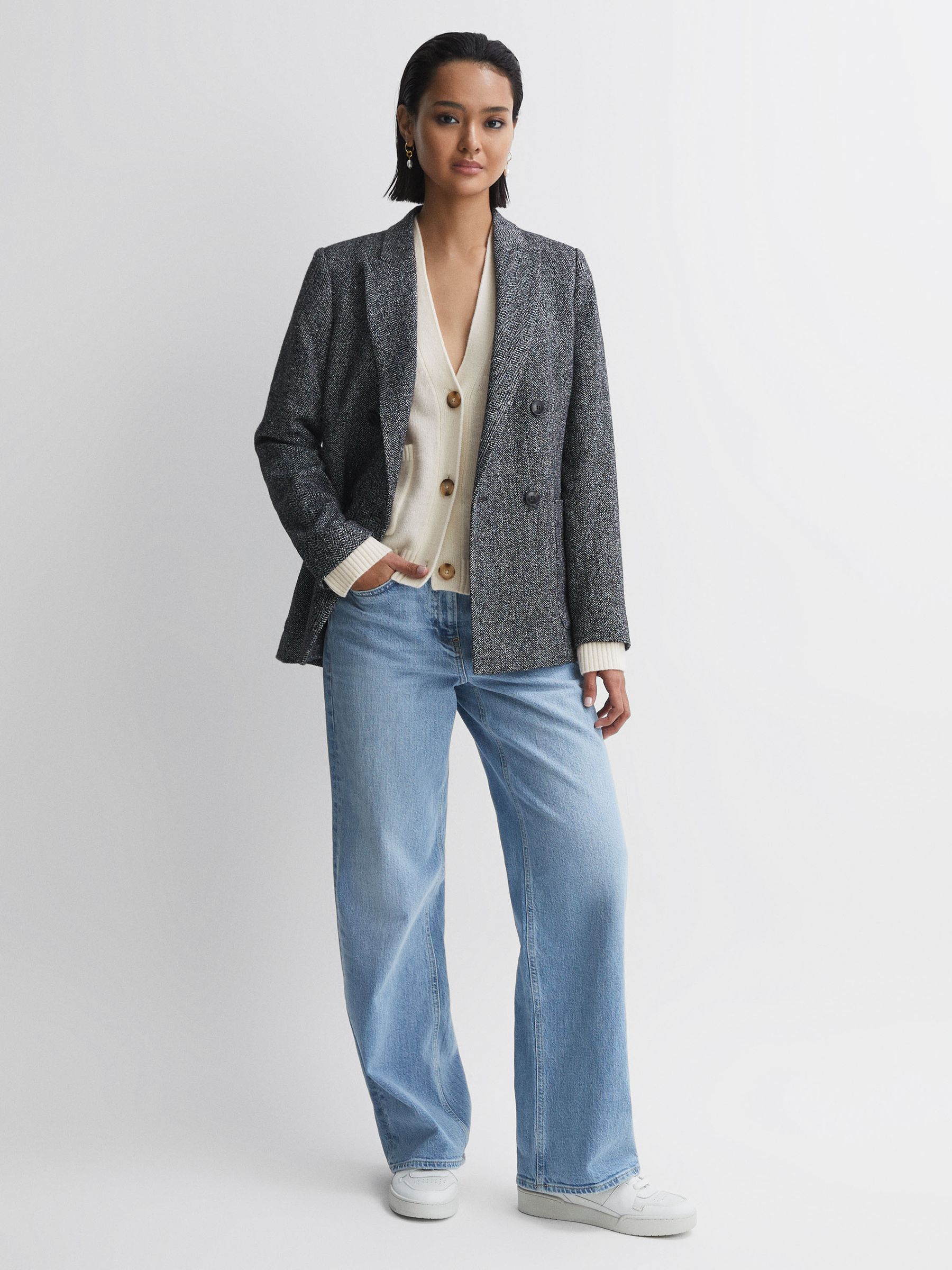 Relaxed Wool-Cashmere Cardigan in Ivory - Image 3 of 4