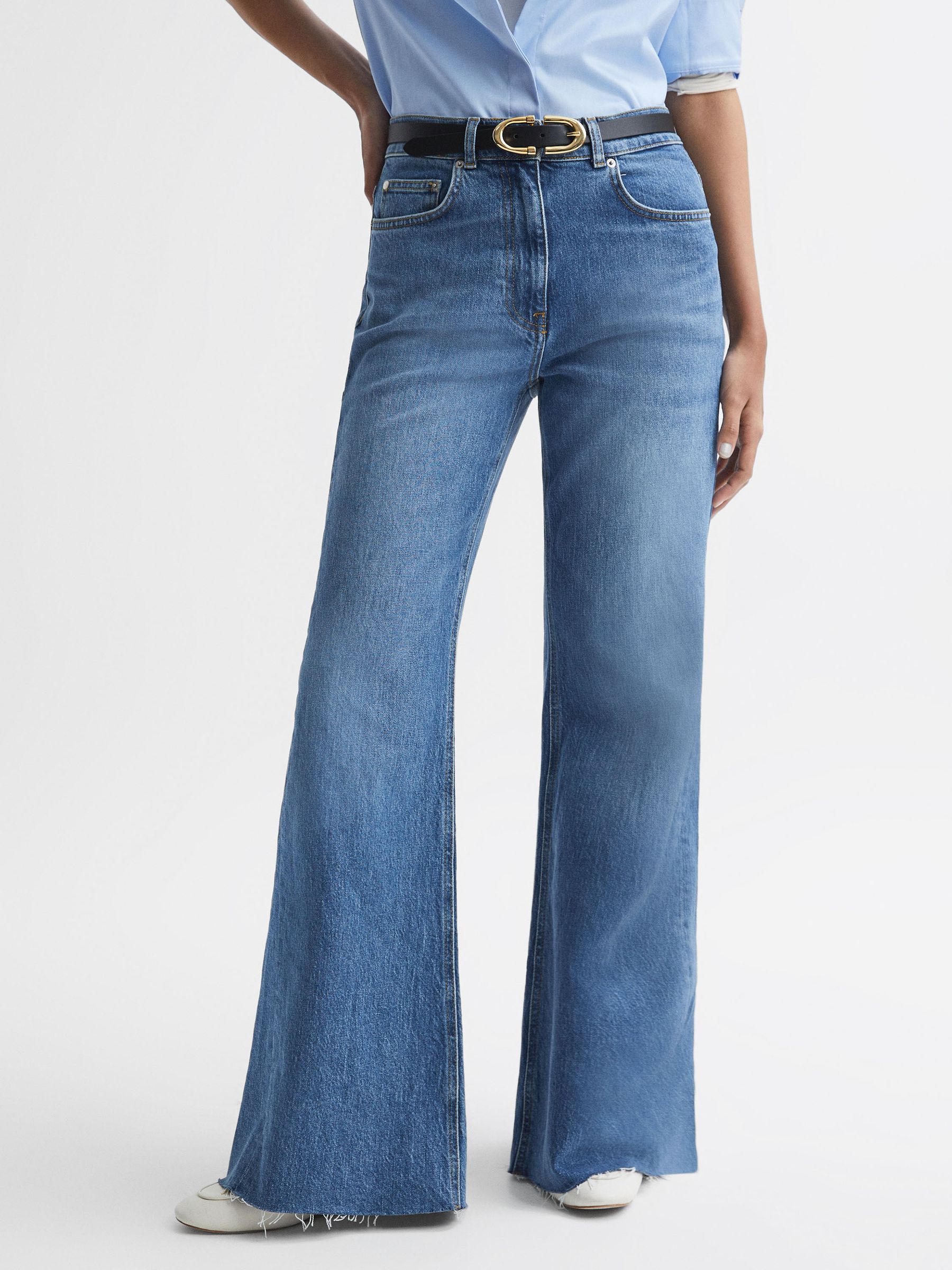 Petite Mid Rise Wide Leg Jeans in Mid Blue - Image 3 of 7