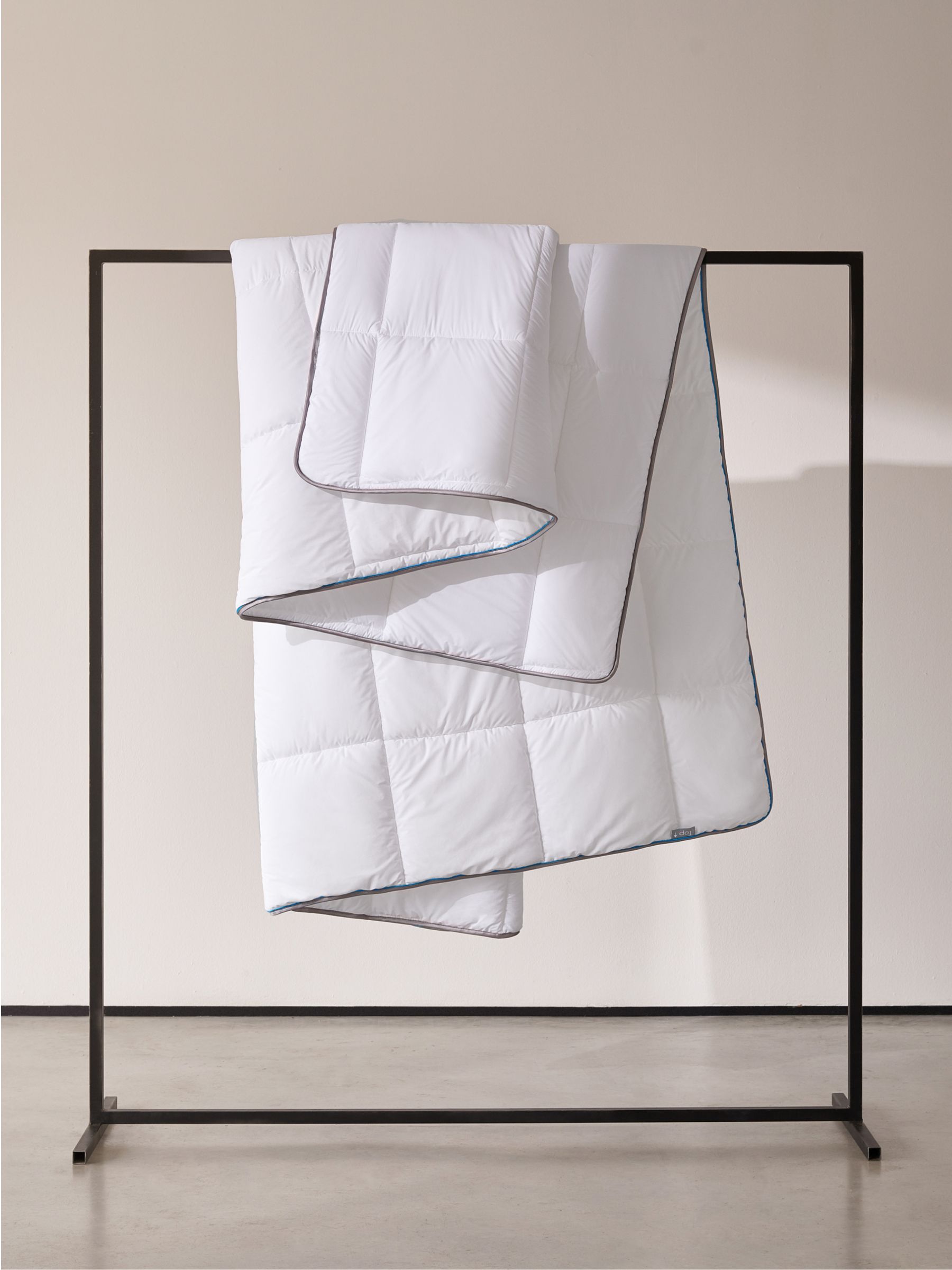Simba White Hybrid Duvet with Statos 10.5 Tog - Image 1 of 4