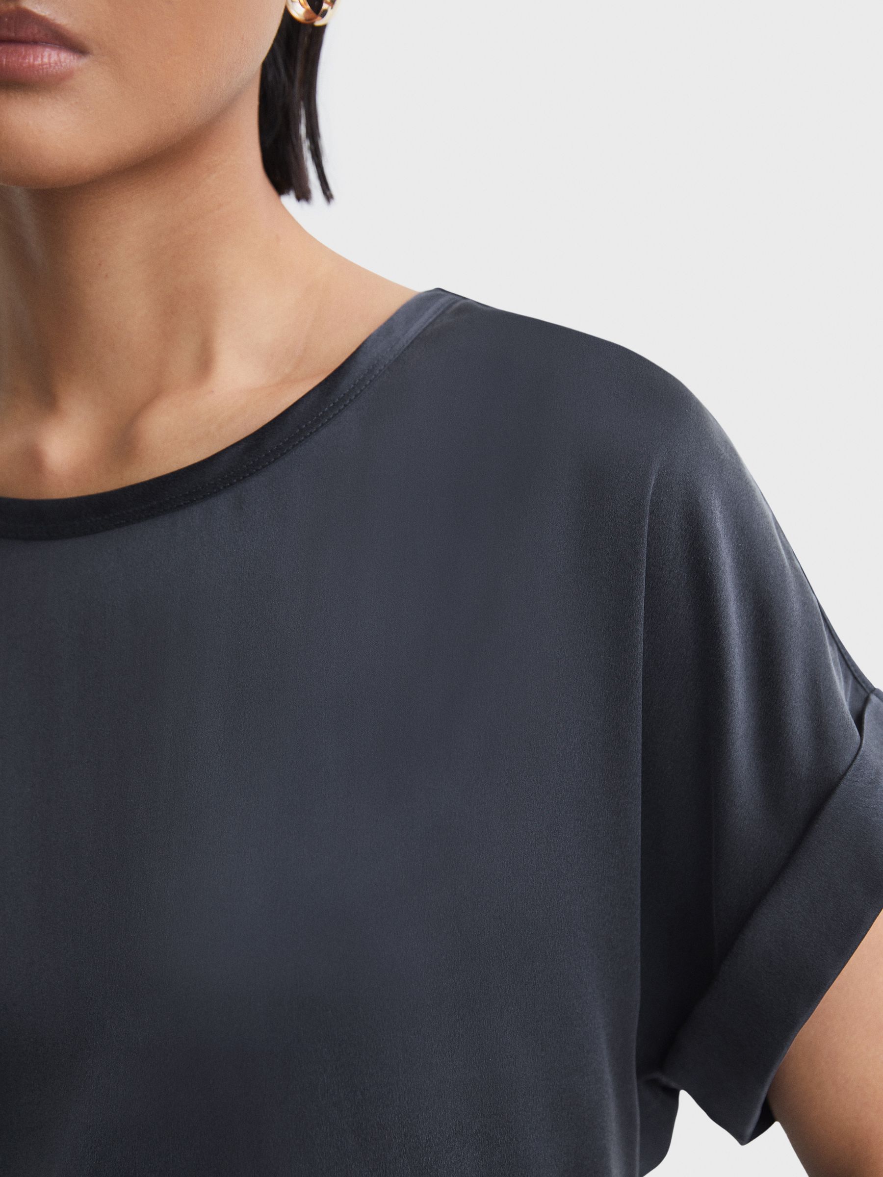 Silk Front Crew Neck T-Shirt in Navy - Image 4 of 5