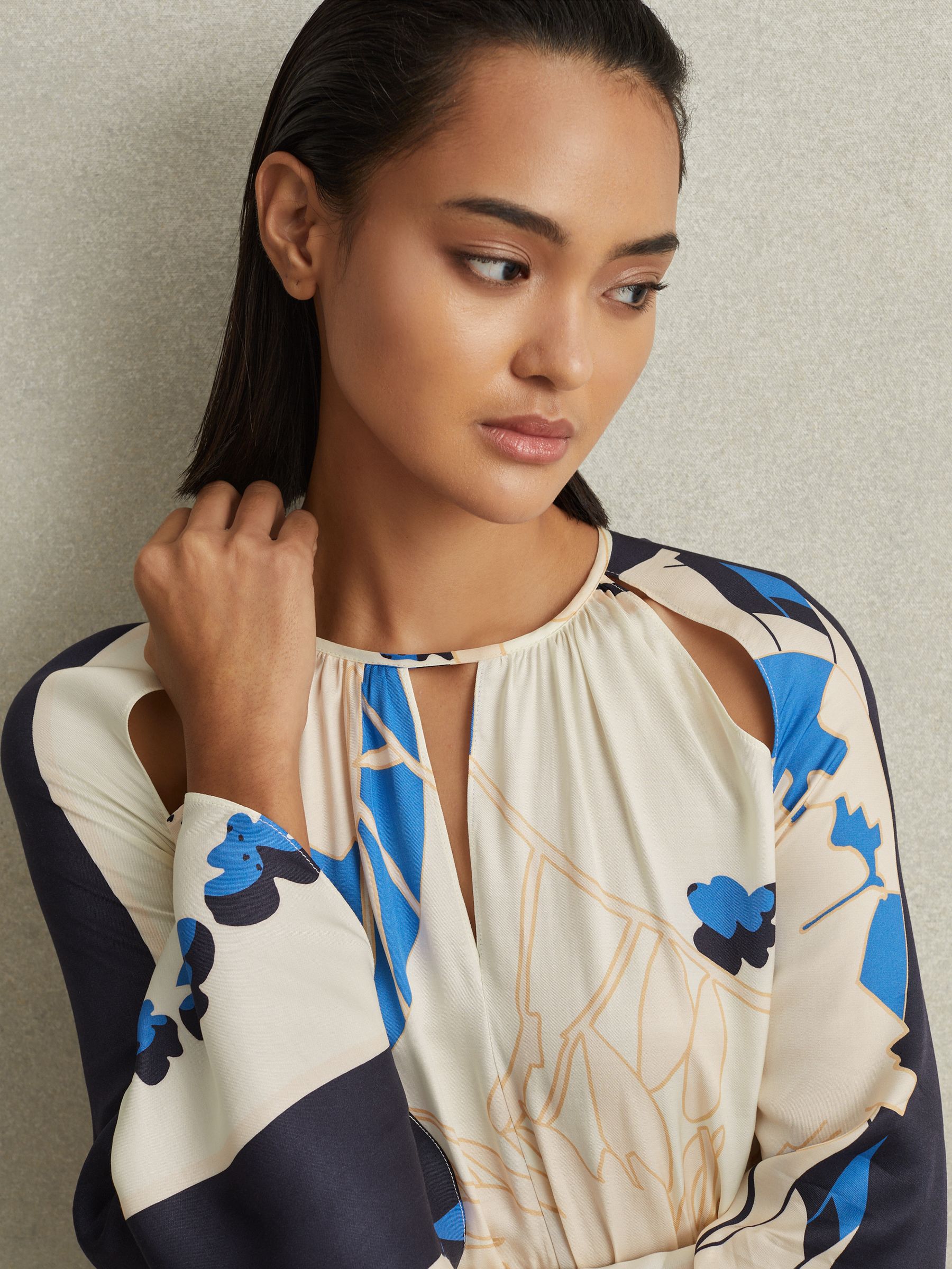 Printed Side Tie Mini Dress in Navy/Blue - Image 4 of 6