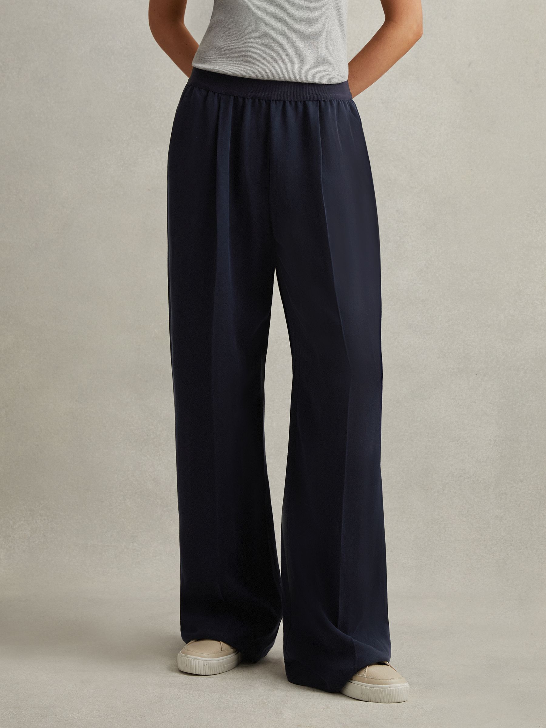 Lyocell-Linen Wide Leg Trousers in Navy - Image 4 of 6