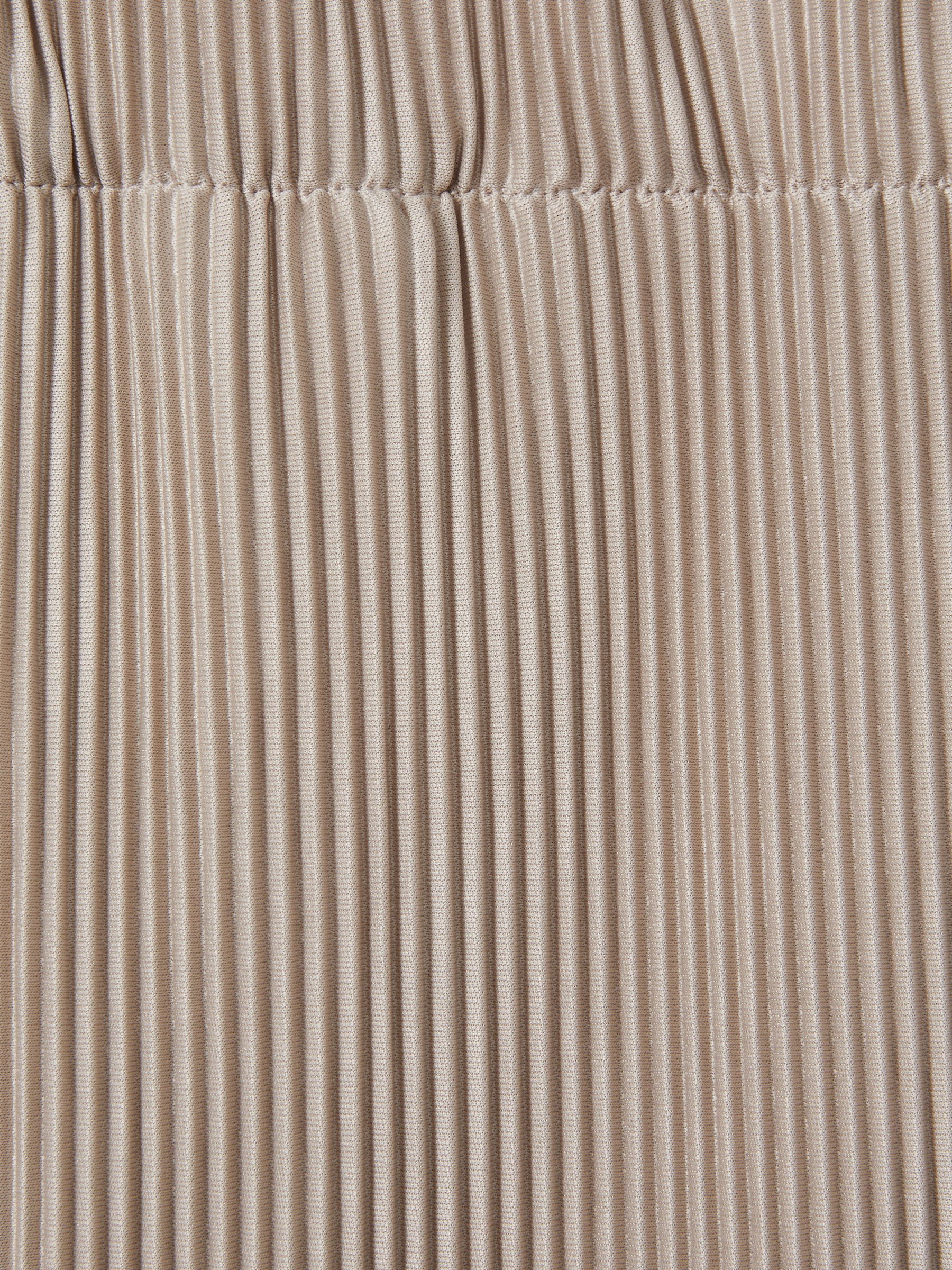 Elasticated Plisse Shorts in Champagne - Image 6 of 6