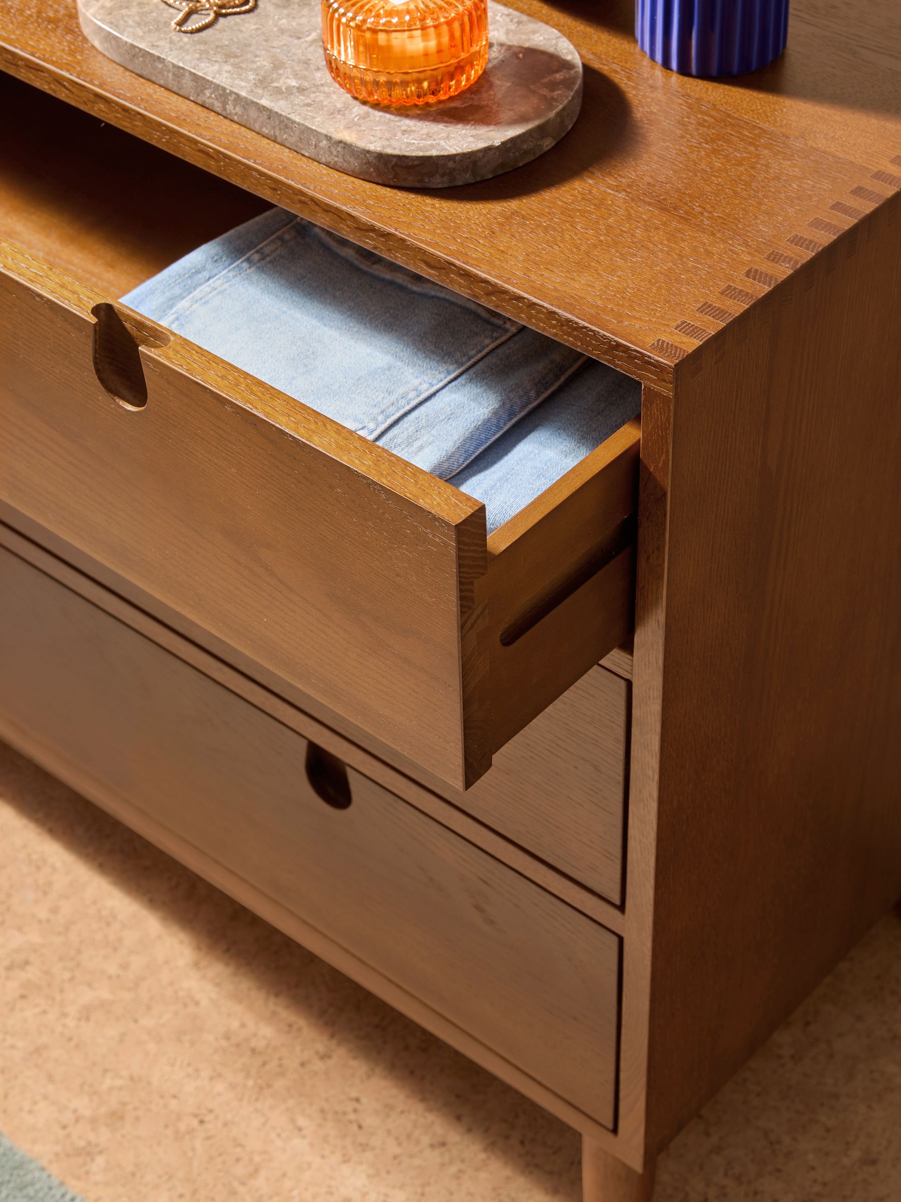 Penn 3 Drawer Chest of Drawers in Dark Stain Oak - Image 2 of 5