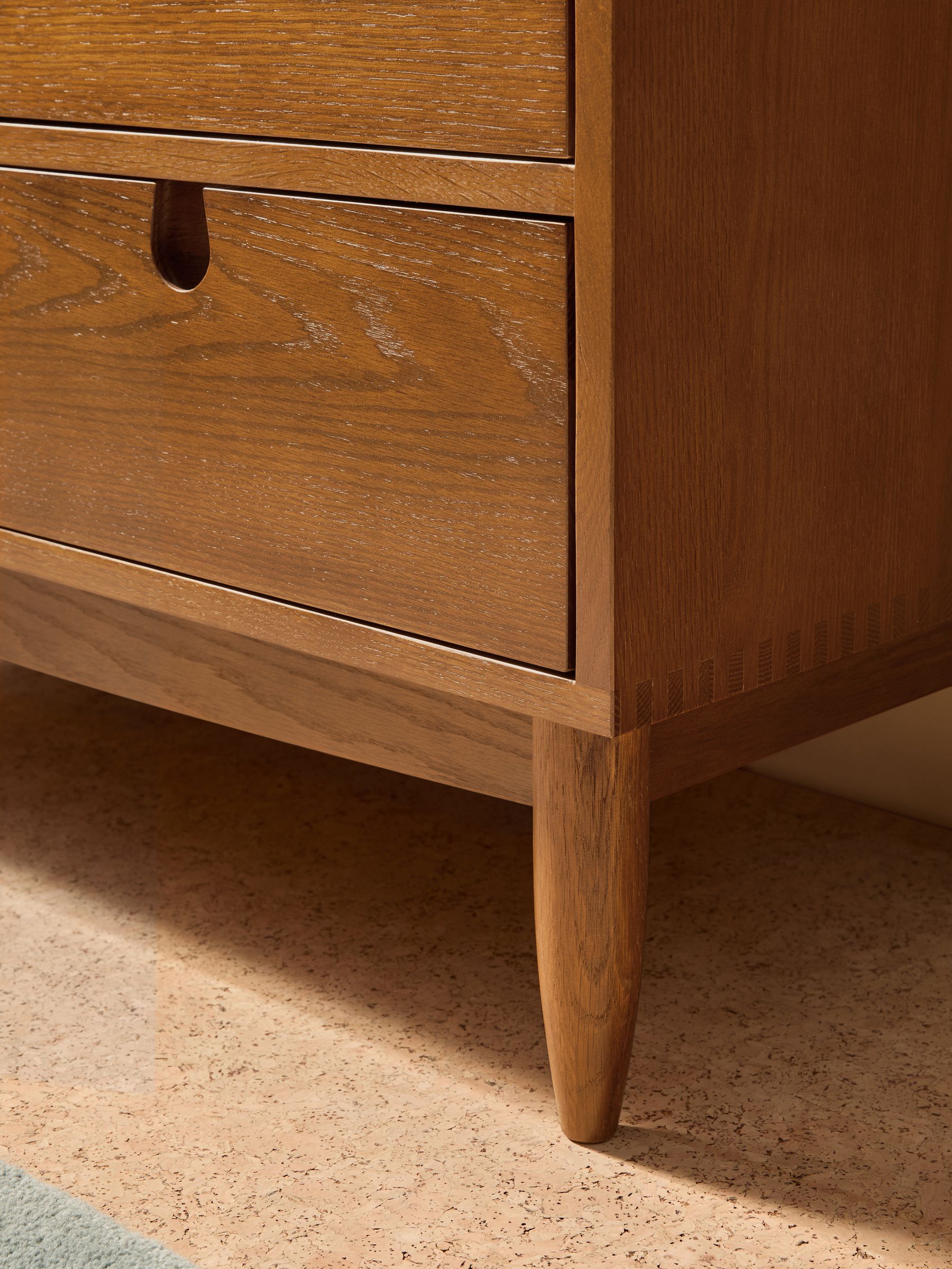 Penn 3 Drawer Chest of Drawers in Dark Stain Oak - Image 3 of 5